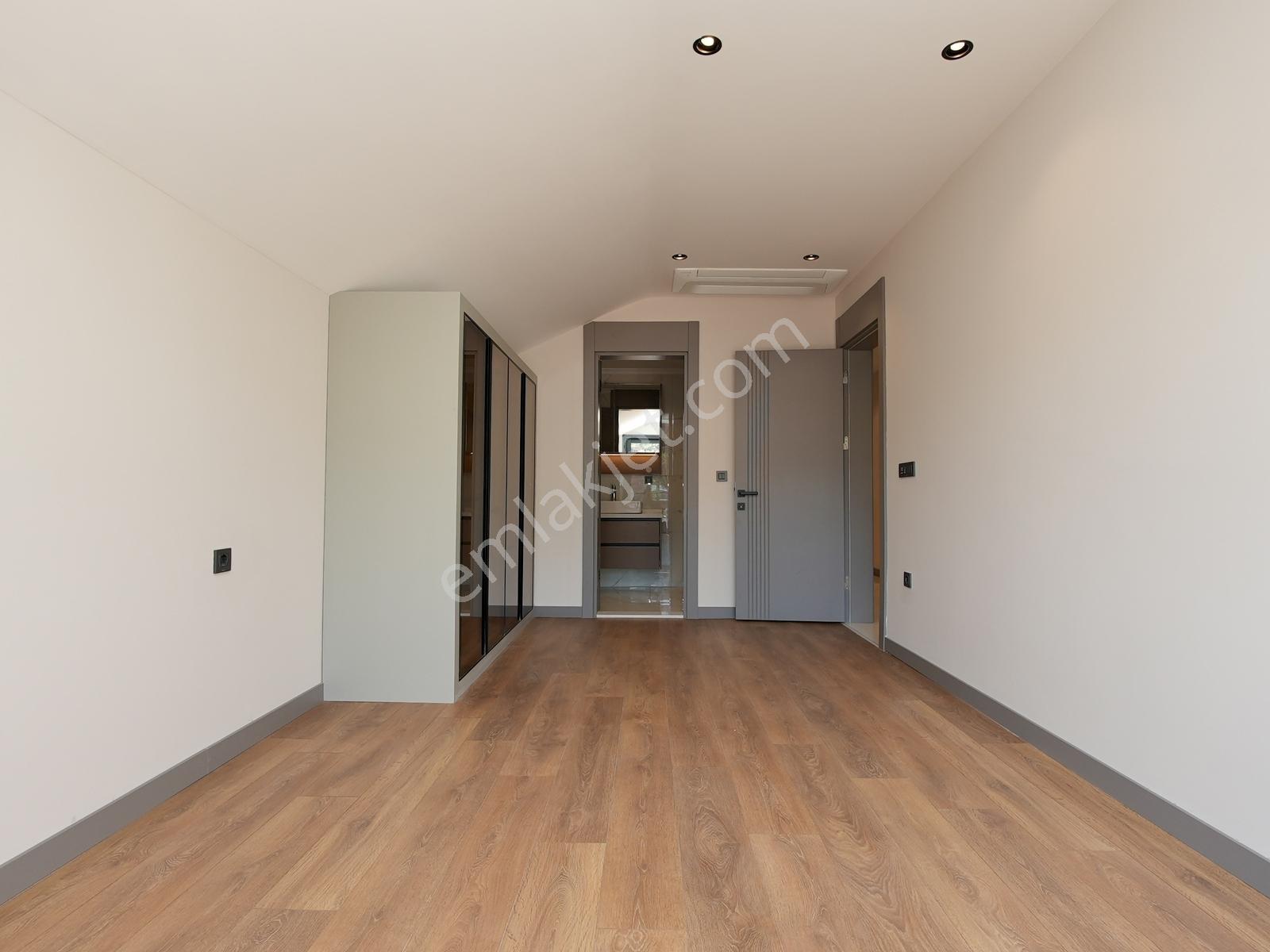 Takev Koleji Yanı | Deniz Manzaralı | Sıfır 4+1 Dubleks | 220 M2 — fotoğraf 18