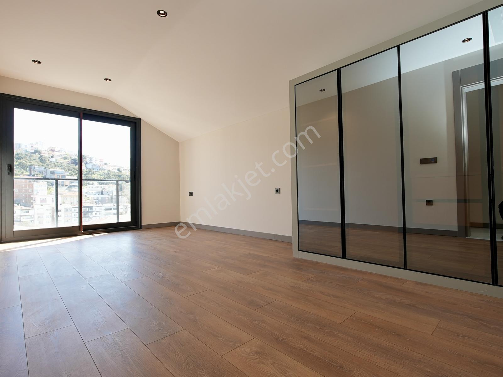 Takev Koleji Yanı | Deniz Manzaralı | Sıfır 4+1 Dubleks | 220 M2 — fotoğraf 19