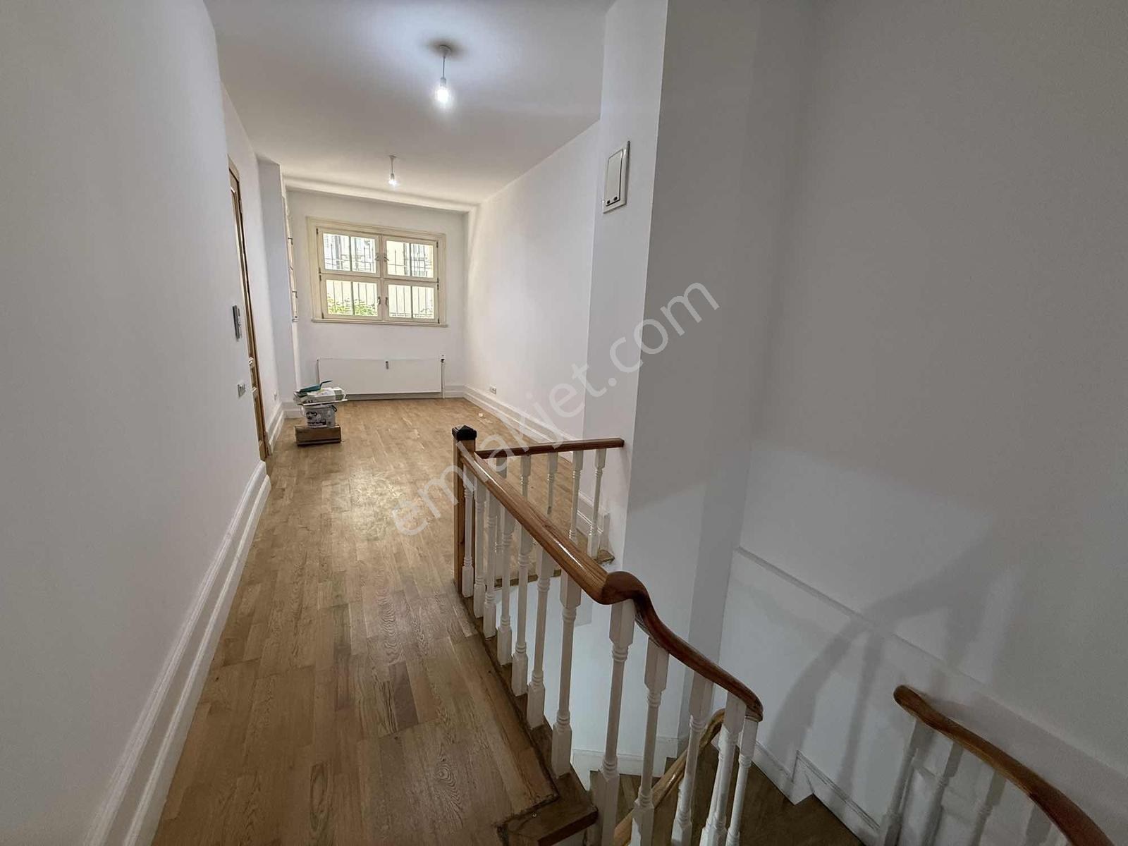 Vişnezade Satılık 2+1 Ters Dubleks Akaretler Nişantaşı — fotoğraf 21