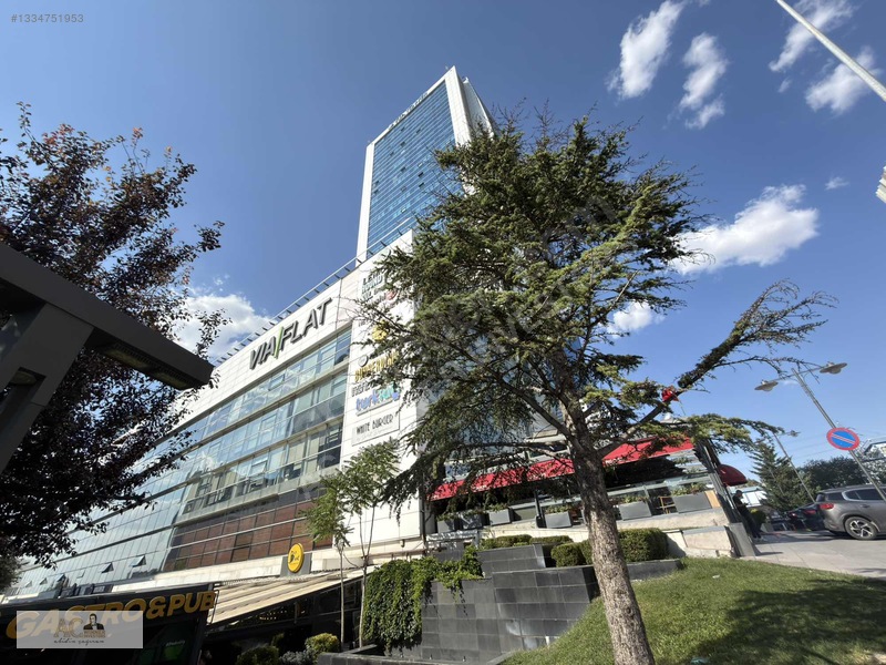 Bayraktar Vıa Flat'Te Özel Makam Odalı Kiralık Ofis