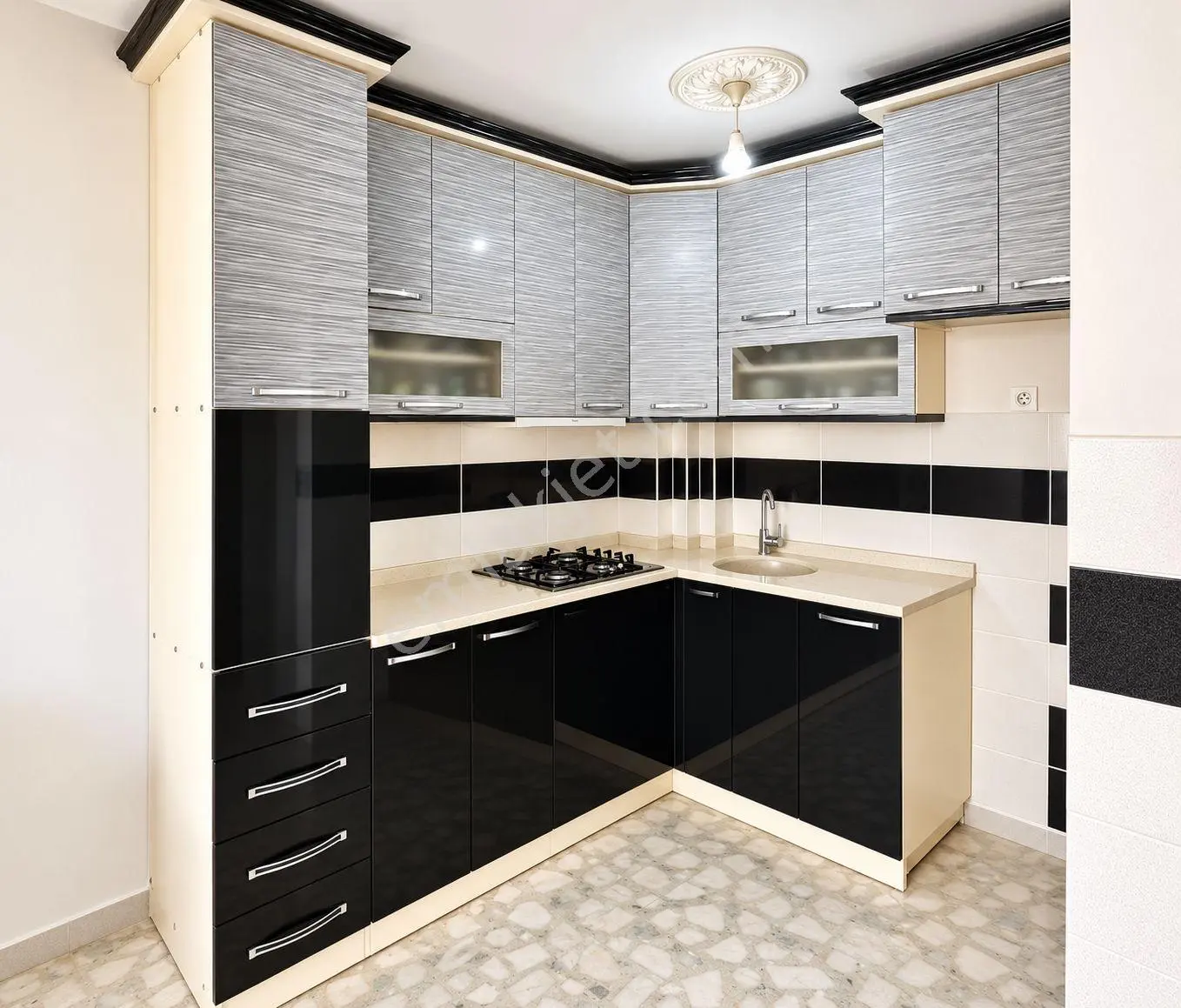 Aktif'ten Akçay'da Satılık Denize 300mt Full Kredili Arakat Manzaralı Harika Konumlu 2+1 Daire — fotoğraf 2