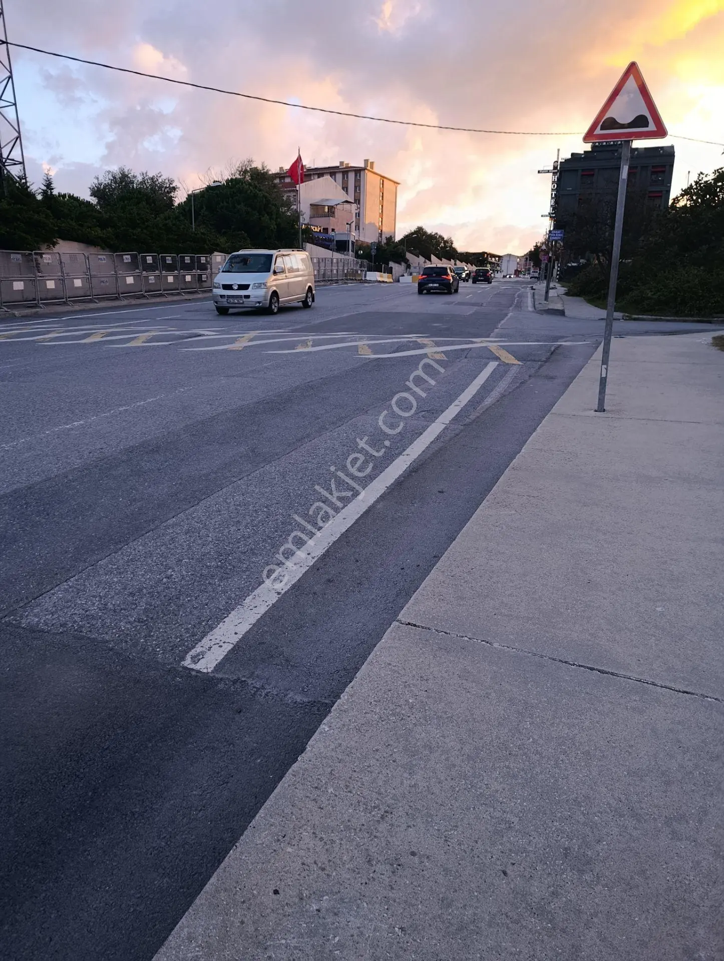 Her Türlü Takasa Açık!!! Arnavutköy Yavuzselimde Cadde Üzeri Satılık İnşaatlık Arsa — fotoğraf 3
