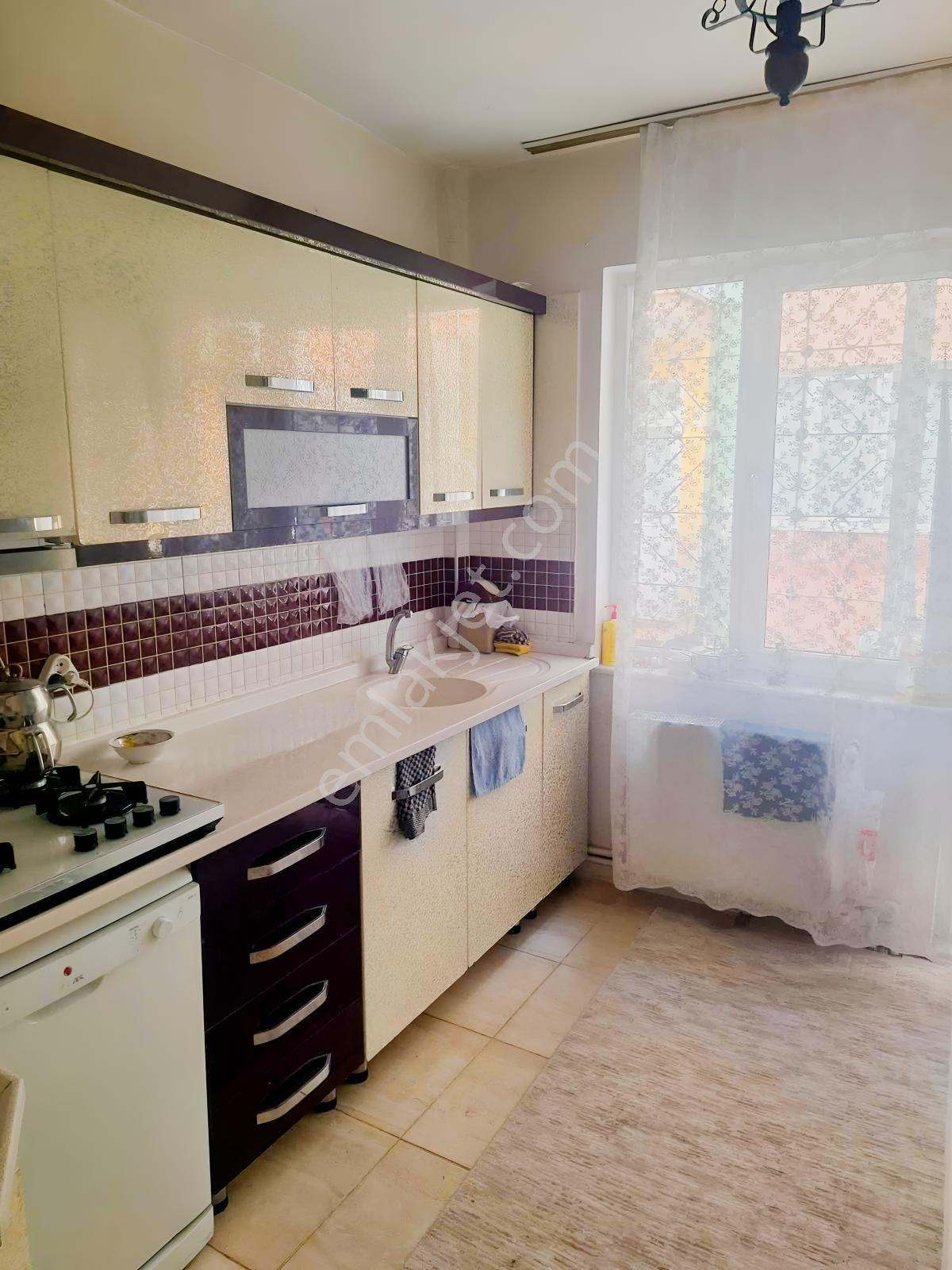 Mevlana Mahallesinde Satılık 3+1 Ara Kat Daire — fotoğraf 11