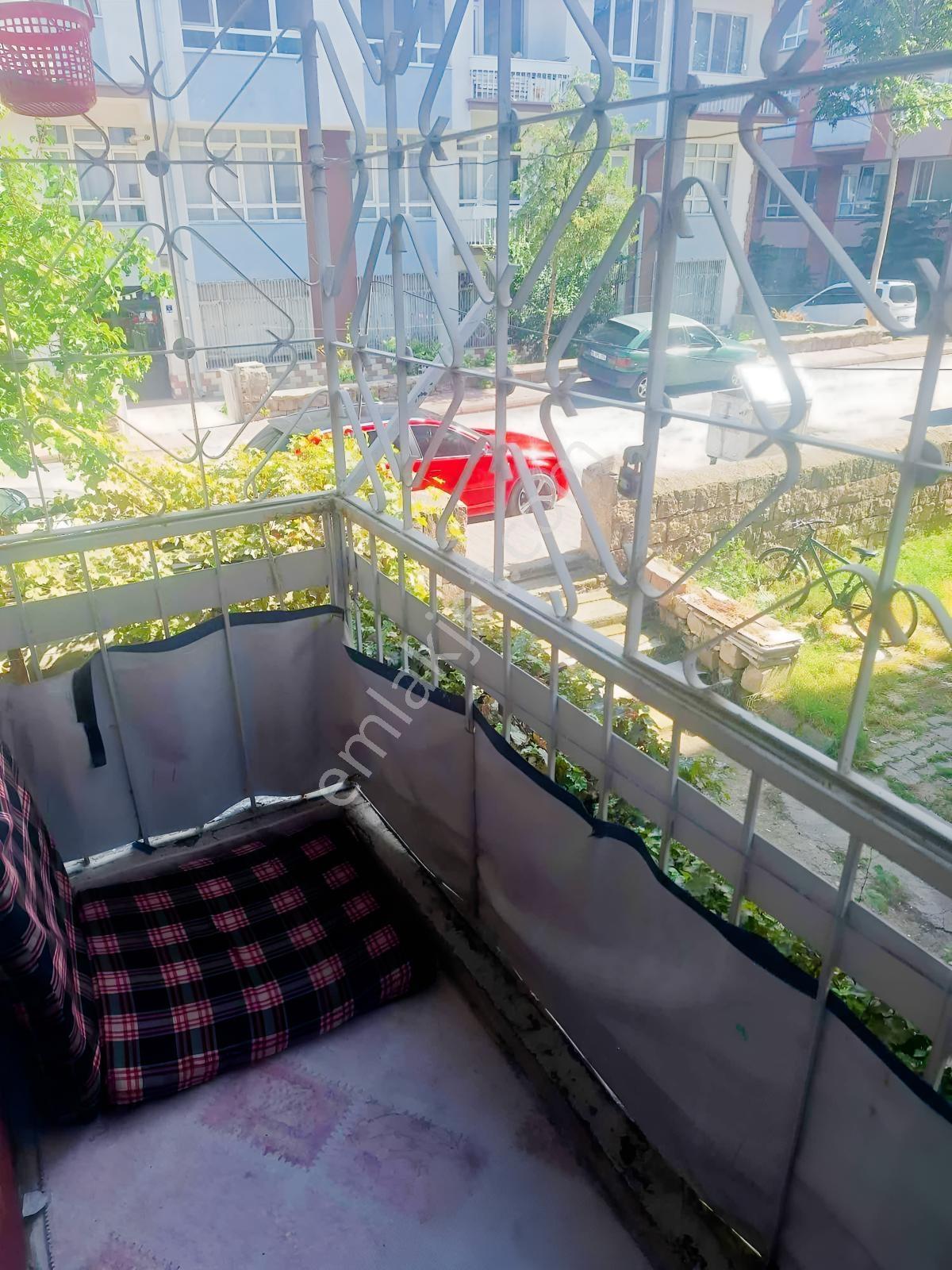 Mevlana Mahallesinde Satılık 3+1 Ara Kat Daire — fotoğraf 17
