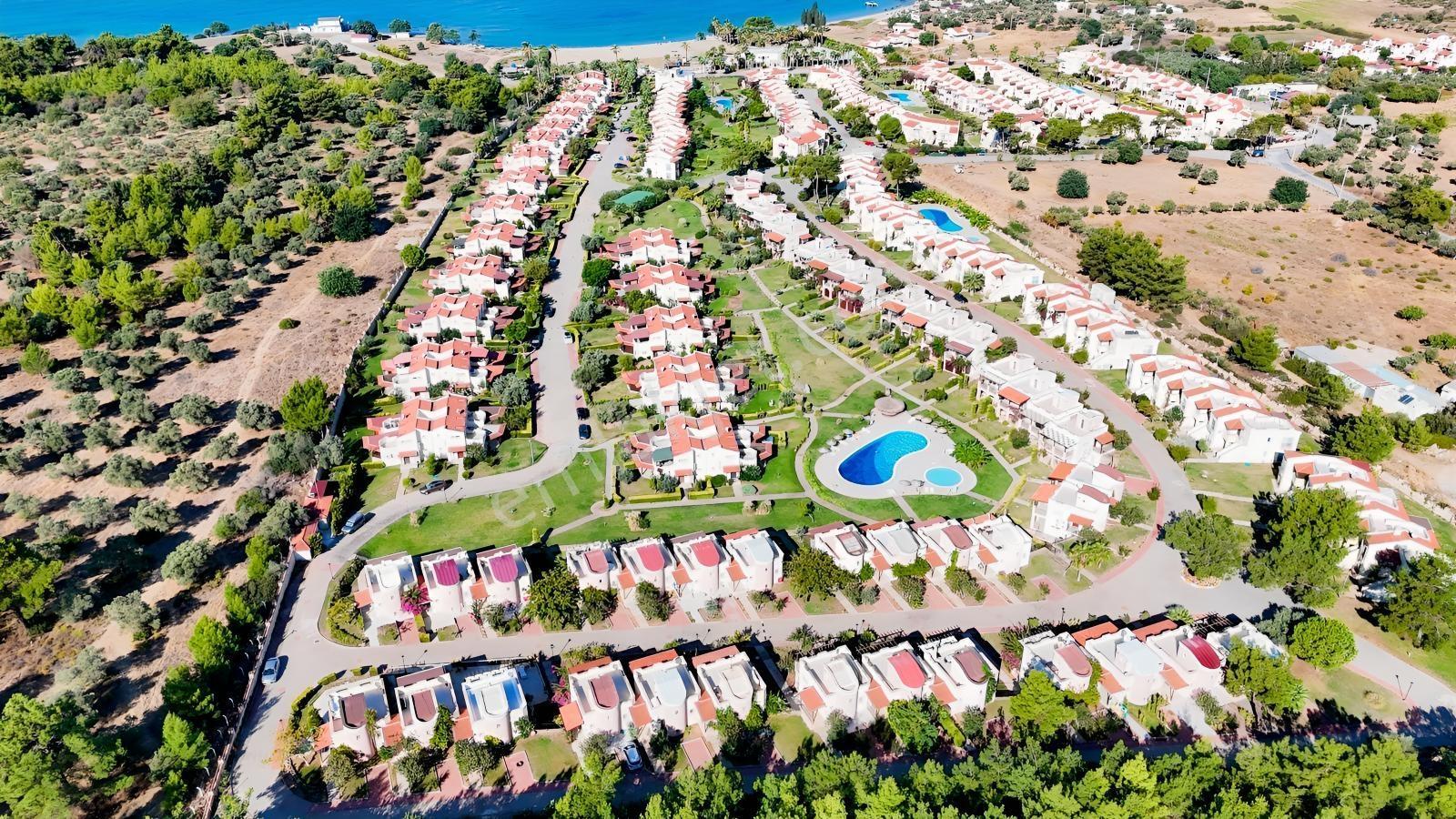 Denize 100 Mt Köşe Konumlu 2 Banyolu Havuz Başı Bahçe Katı Daire — fotoğraf 2