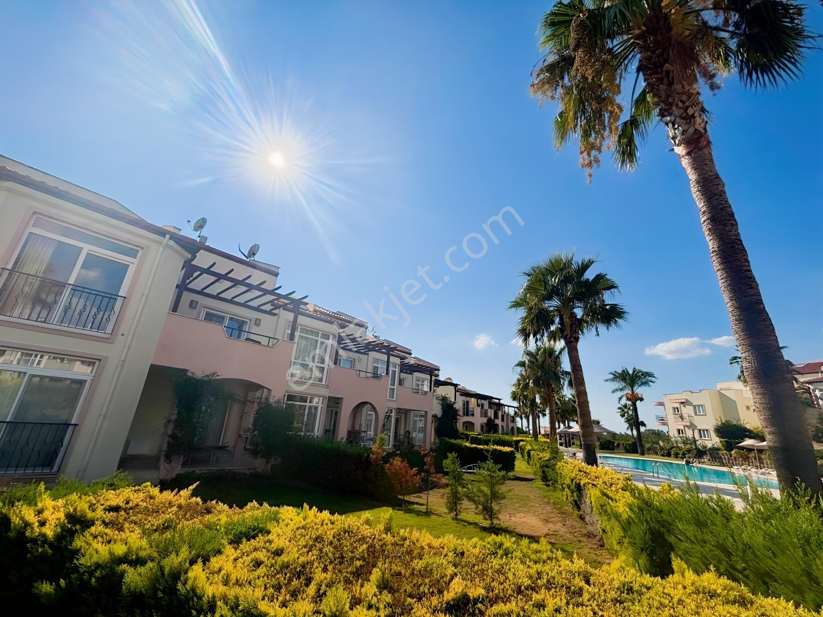 Denize 100 Mt Köşe Konumlu 2 Banyolu Havuz Başı Bahçe Katı Daire — fotoğraf 17