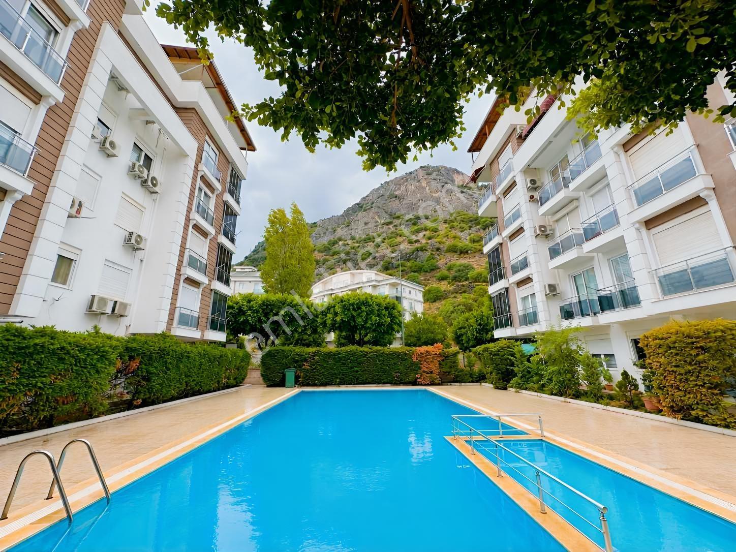 Scala'Dan Teraslı Harika Manzaralı Satılık 4+1