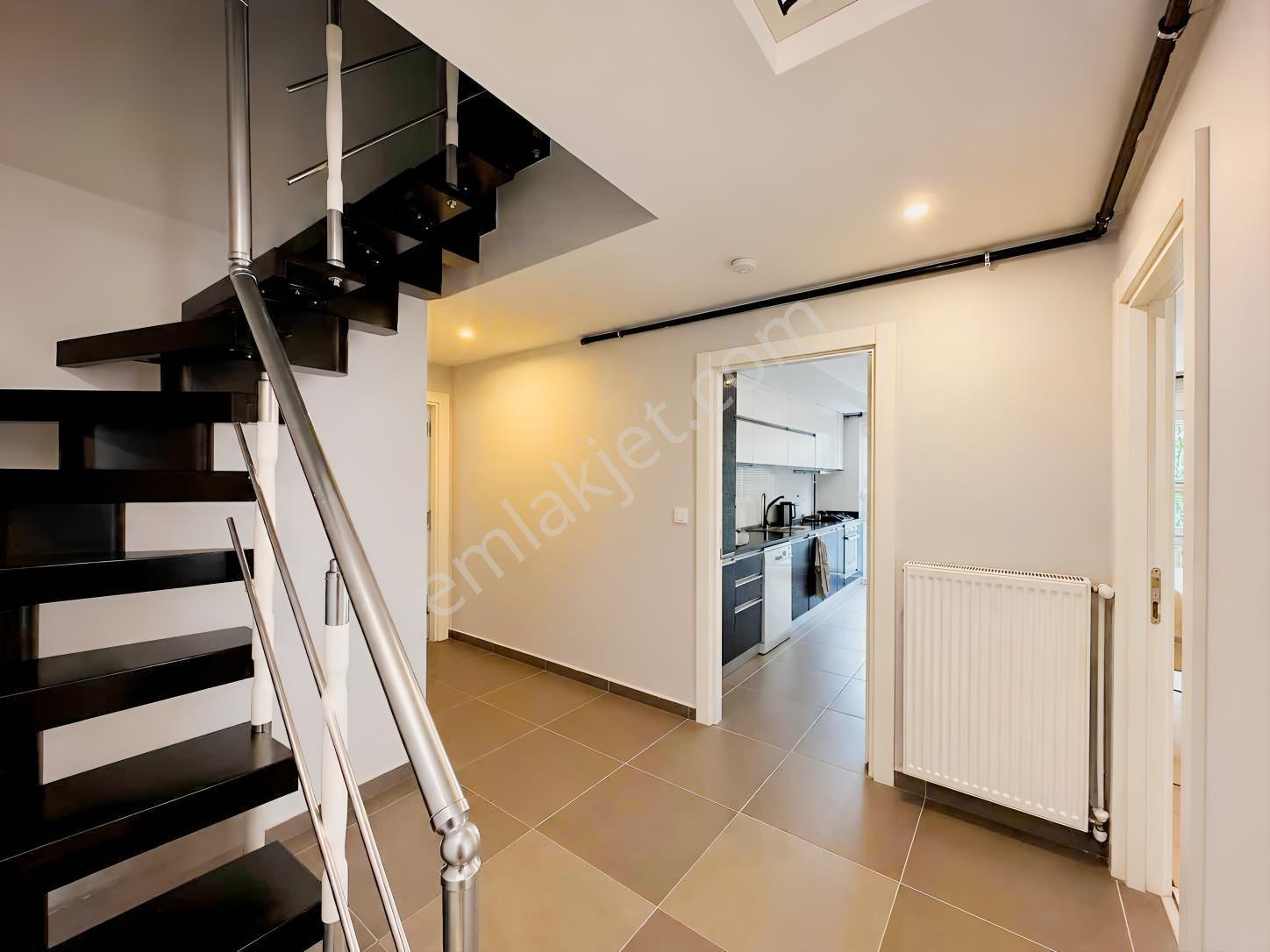 Scala'dan Teraslı Harika Manzaralı Satılık 4+1 — fotoğraf 8