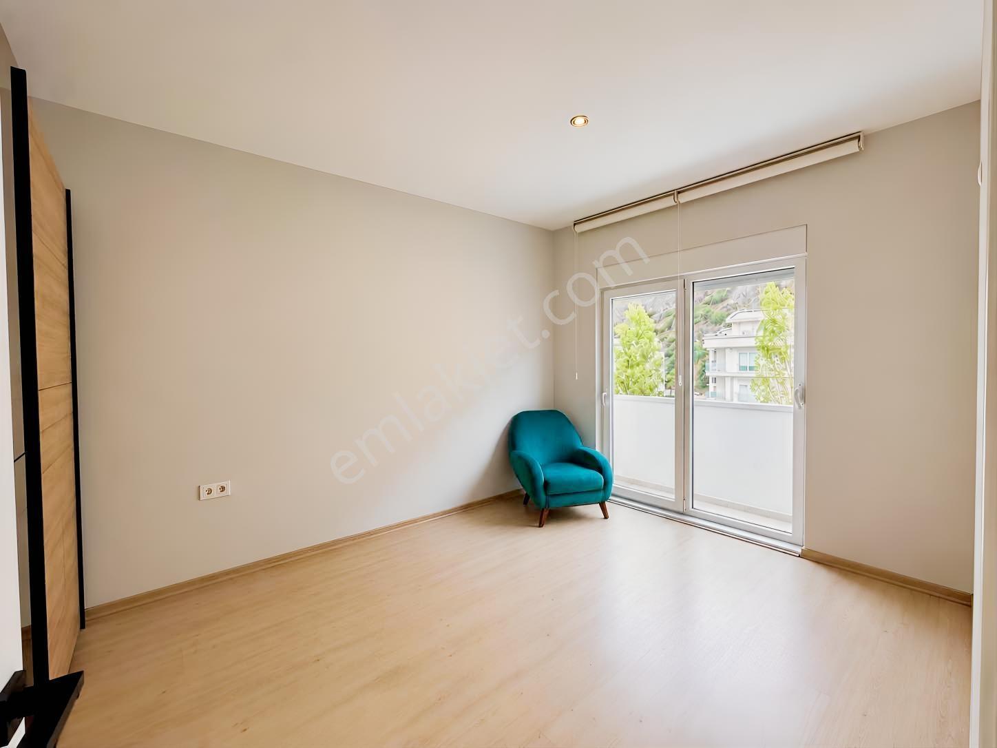Scala'dan Teraslı Harika Manzaralı Satılık 4+1 — fotoğraf 22