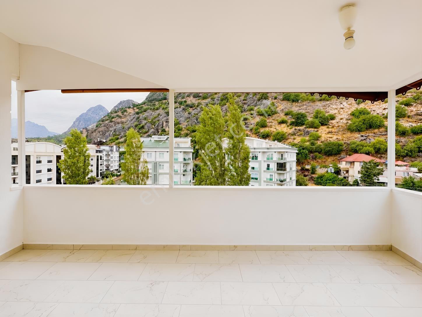 Scala'dan Teraslı Harika Manzaralı Satılık 4+1 — fotoğraf 28