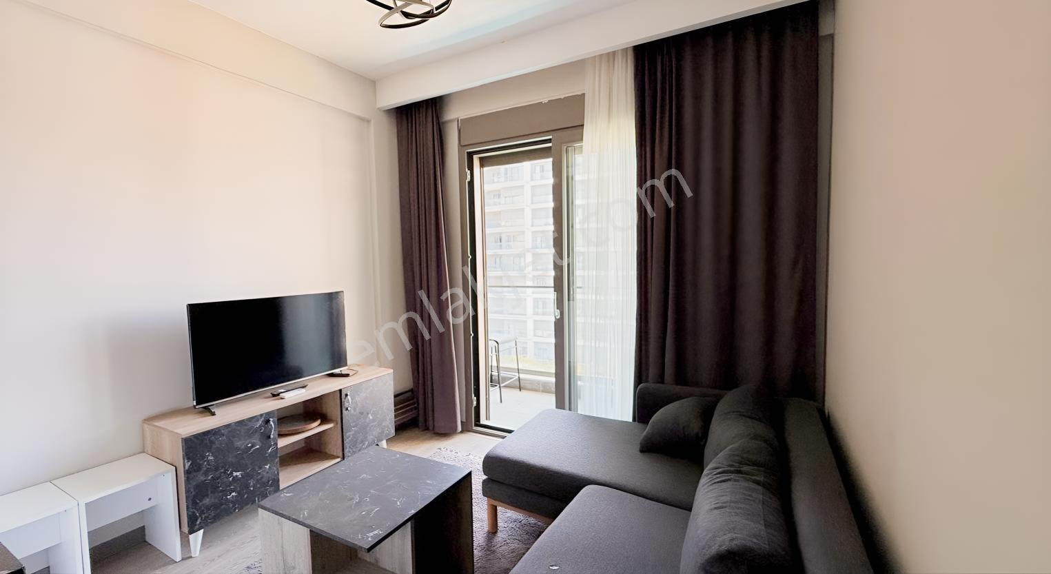 Altıntaş'ın Prestijli Sitesinde Eşyalı Havuz Cepheli Satılık 1+1 — fotoğraf 3