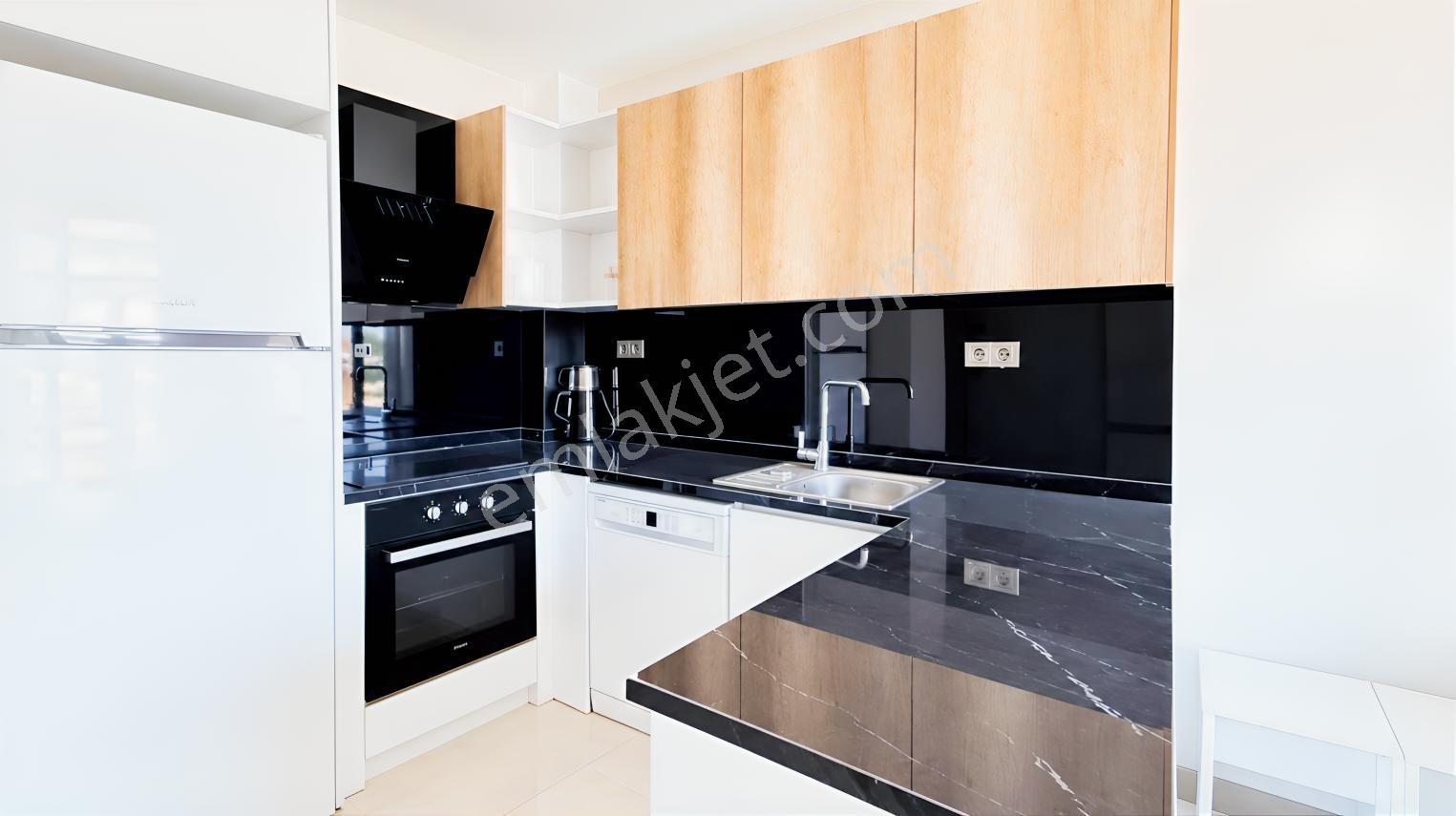 Altıntaş'ın Prestijli Sitesinde Eşyalı Havuz Cepheli Satılık 1+1 — fotoğraf 4