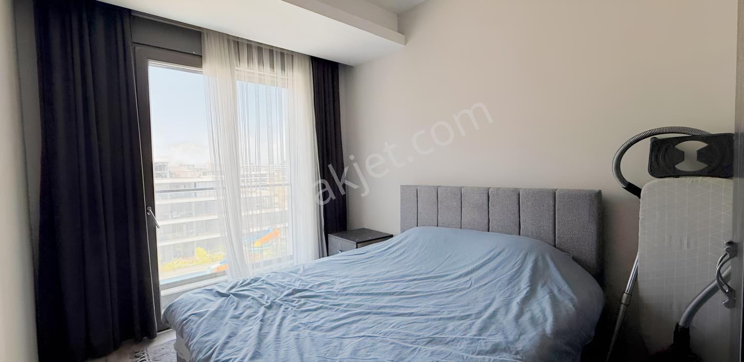 Altıntaş'ın Prestijli Sitesinde Eşyalı Havuz Cepheli Satılık 1+1 — fotoğraf 6
