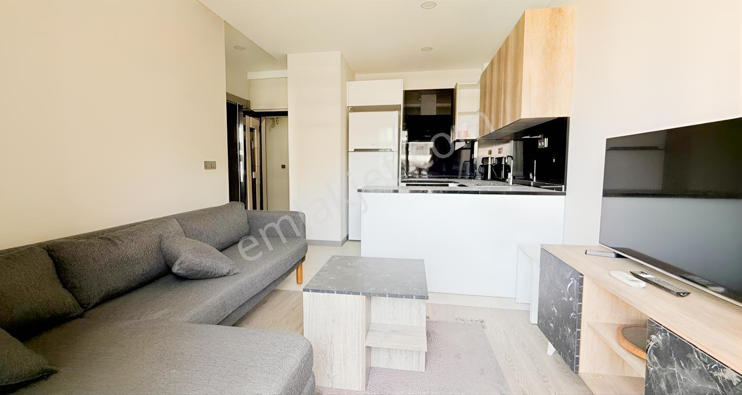 Altıntaş'ın Prestijli Sitesinde Eşyalı Havuz Cepheli Satılık 1+1 — fotoğraf 10