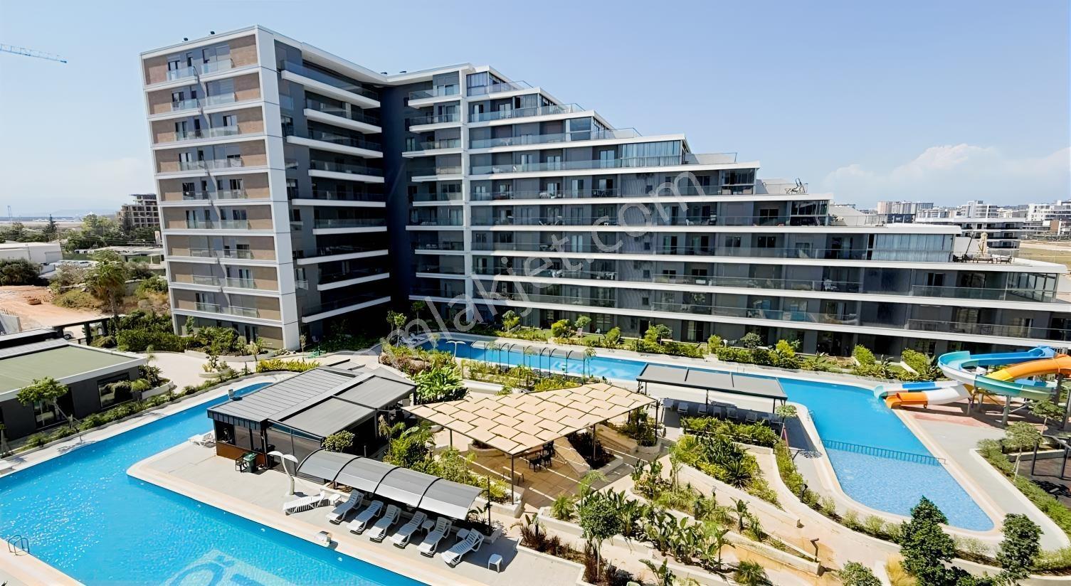 Altıntaş'ın Prestijli Sitesinde Eşyalı Havuz Cepheli Satılık 1+1 — fotoğraf 11