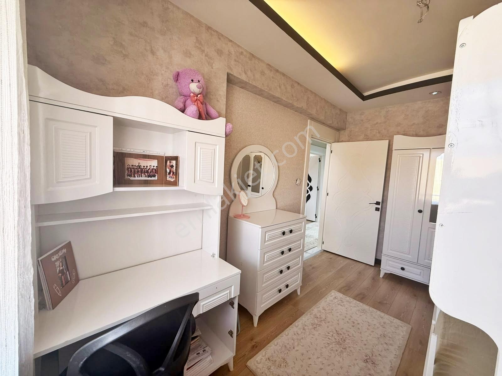 Alpaslan1'de Arakat Masrafsız Geniş Balkon Geniş Oturm Lüx3.5+1 — fotoğraf 15