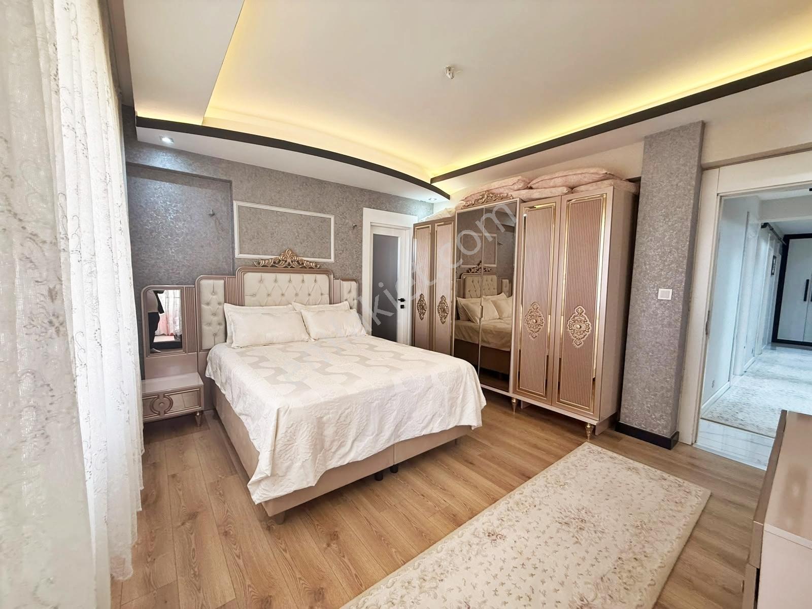 Alpaslan1'de Arakat Masrafsız Geniş Balkon Geniş Oturm Lüx3.5+1 — fotoğraf 17
