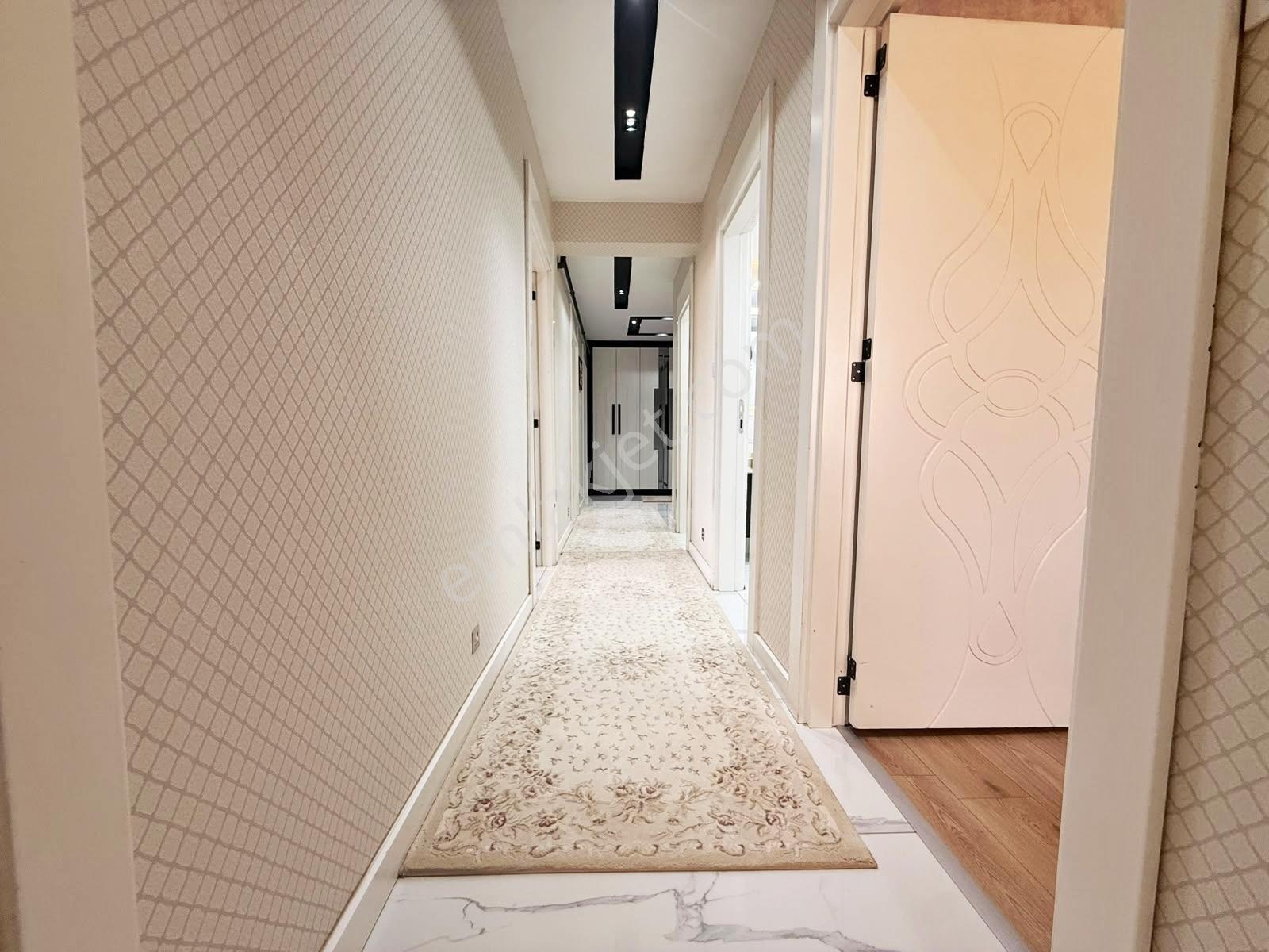 Alpaslan1'de Arakat Masrafsız Geniş Balkon Geniş Oturm Lüx3.5+1 — fotoğraf 26