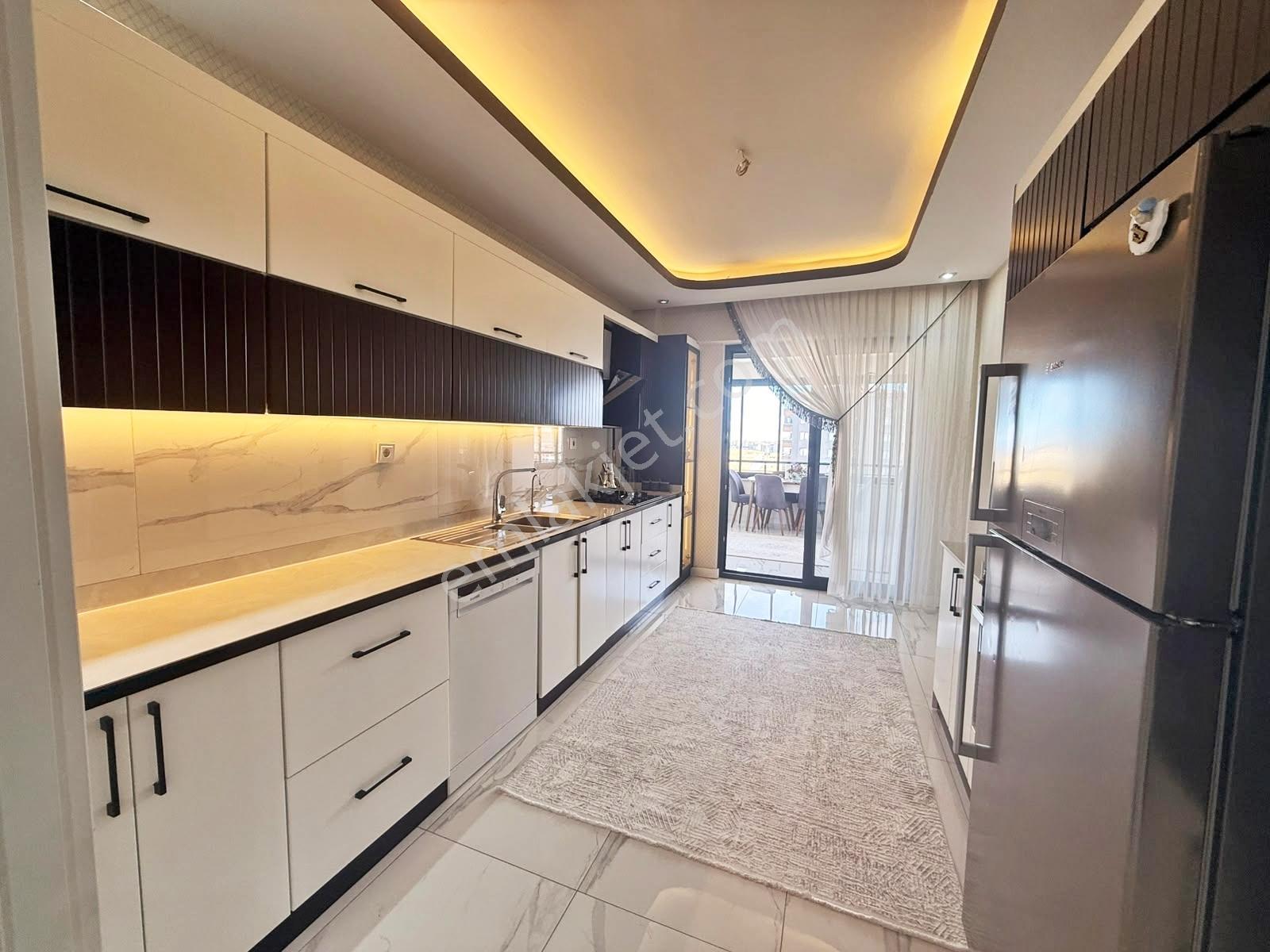 Alpaslan1'de Arakat Masrafsız Geniş Balkon Geniş Oturm Lüx3.5+1 — fotoğraf 28