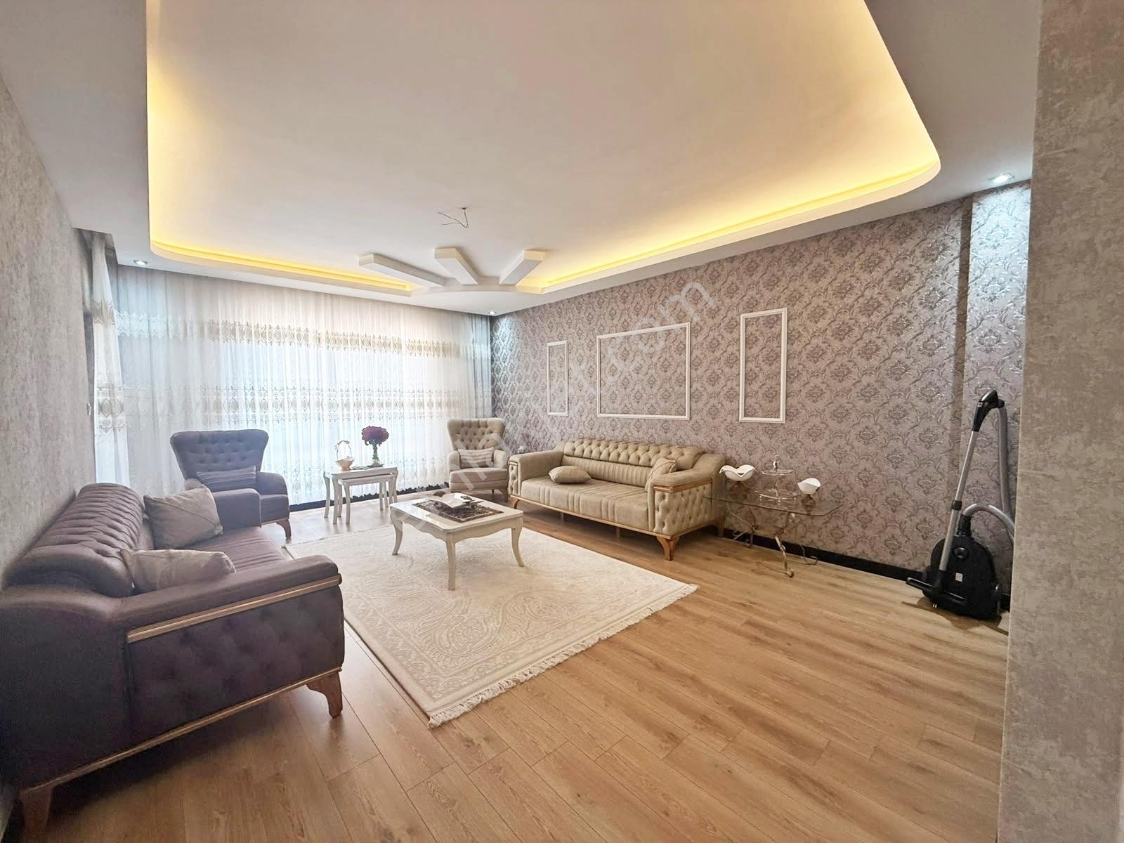 Alpaslan1'de Arakat Masrafsız Geniş Balkon Geniş Oturm Lüx3.5+1 — fotoğraf 32