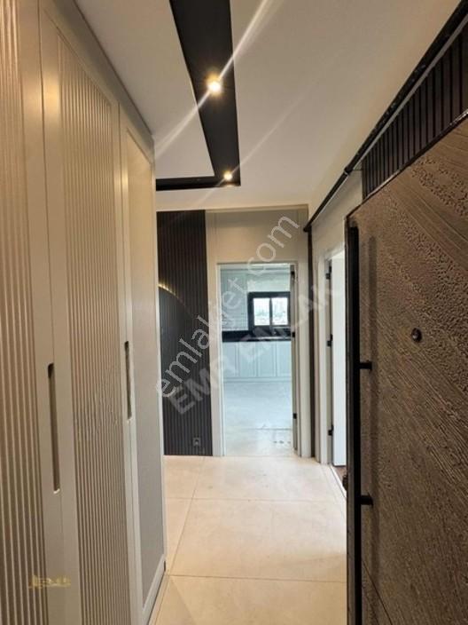 Emr'den Cadde Üzeri Göl Manzaralı 2+1 Lüks Satılık Daire — fotoğraf 11