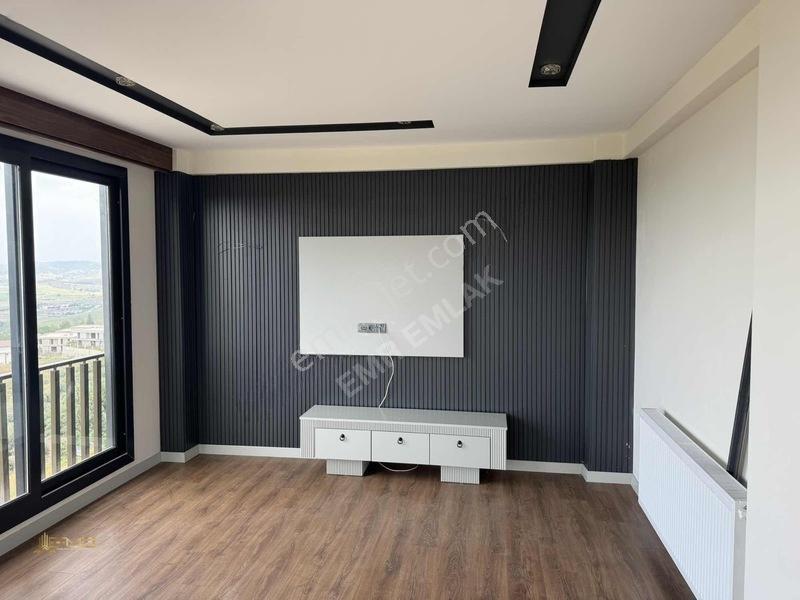 Emr'den Cadde Üzeri Göl Manzaralı 2+1 Lüks Satılık Daire — fotoğraf 24