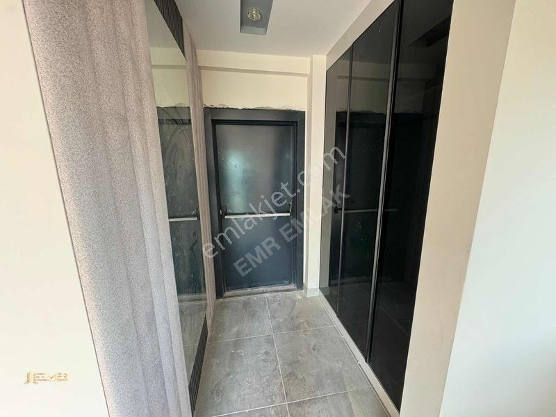 Emr'den Cadde Üzeri Göl Manzaralı 2+1 Lüks Satılık Daire — fotoğraf 28