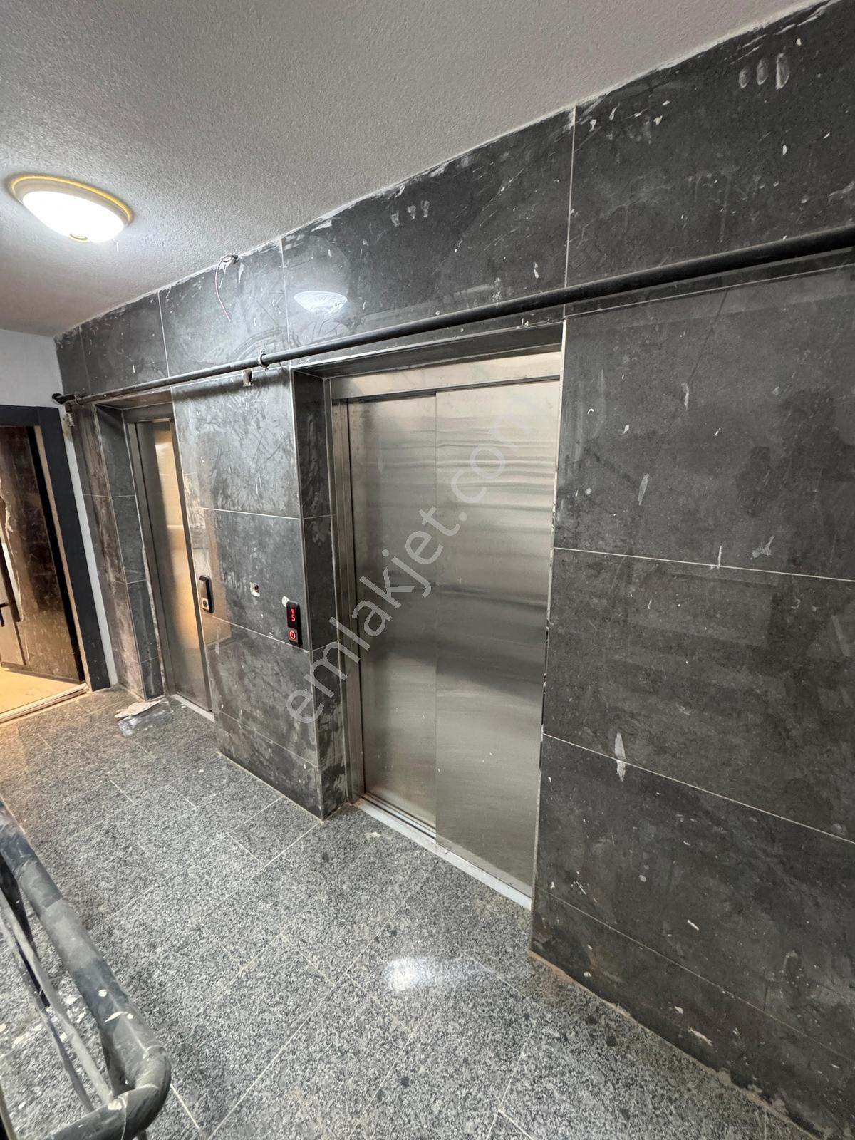 Family' Den Mahmutbey Caddesinde 2+1 Satılık Sıfır Lüx Daire — fotoğraf 22