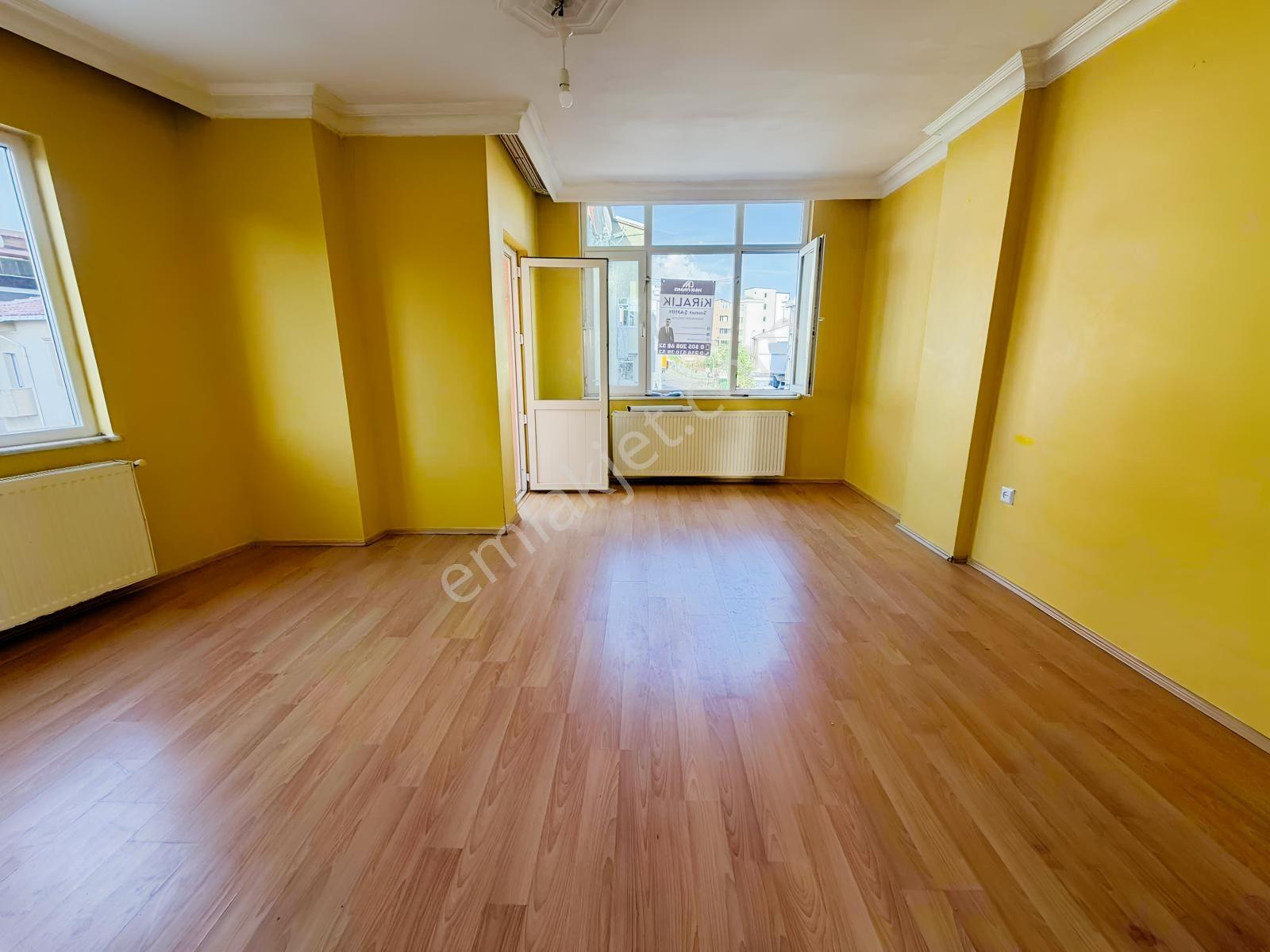 Ümraniye Ademyavuz Metroya 5Dk 1+1 Arakat 65M2 Satılık Daire!!