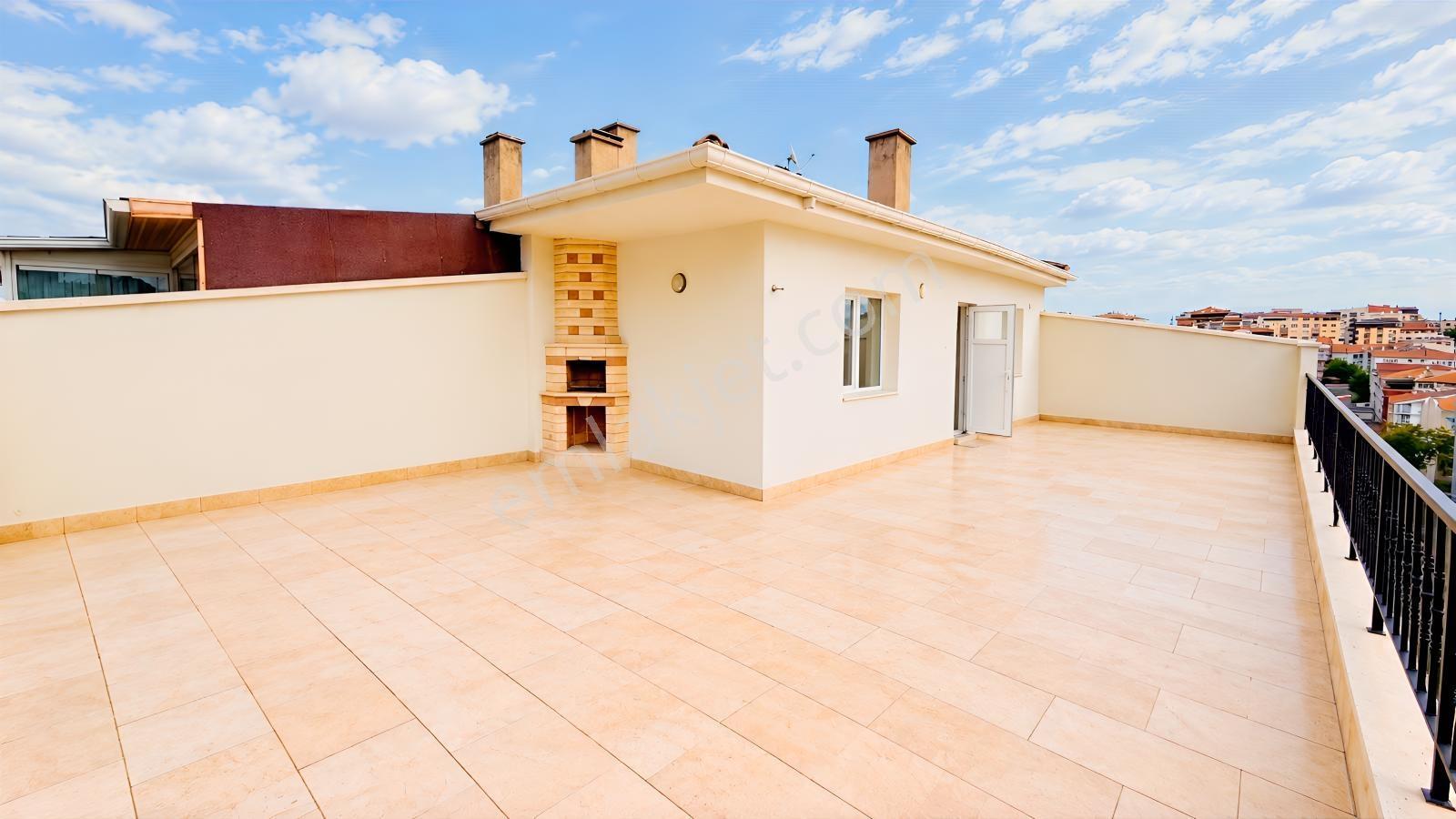 Atakentte 200 M² Net 5+1 Ferah Satılık Dubleks Daire