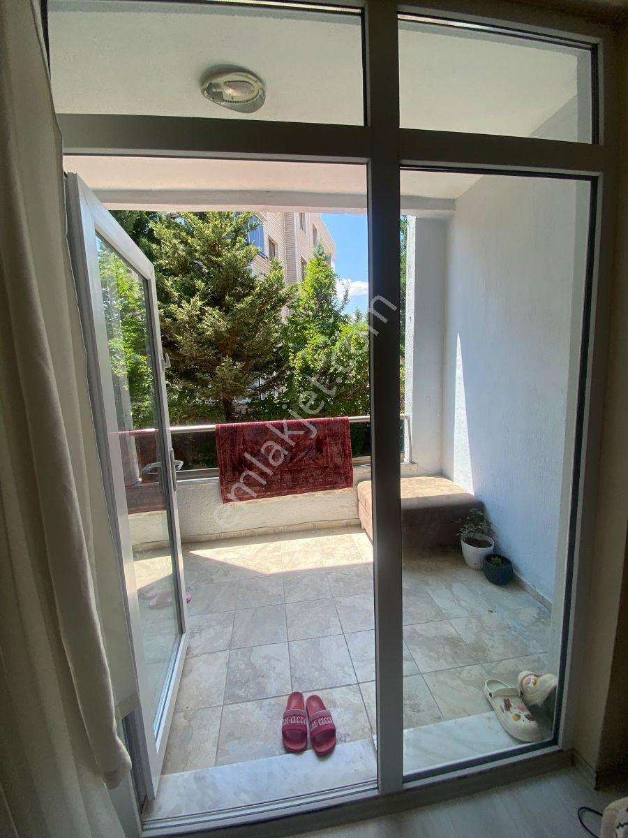 Hisardan Tranvaya Yakın Yatırımlık Eşyalı Satılık Daire — fotoğraf 2