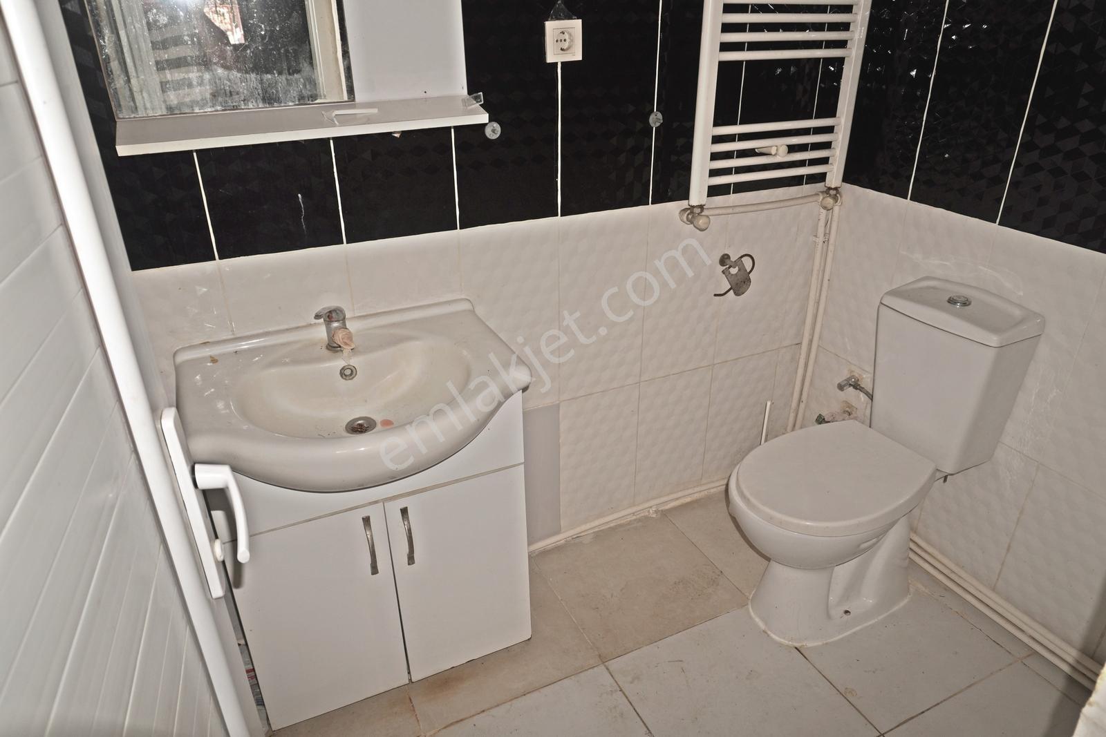 Evka 2 De Satılık 3+1 Çift Mutfaklı+çift Banyolu Çiğliserkan Dan — fotoğraf 15