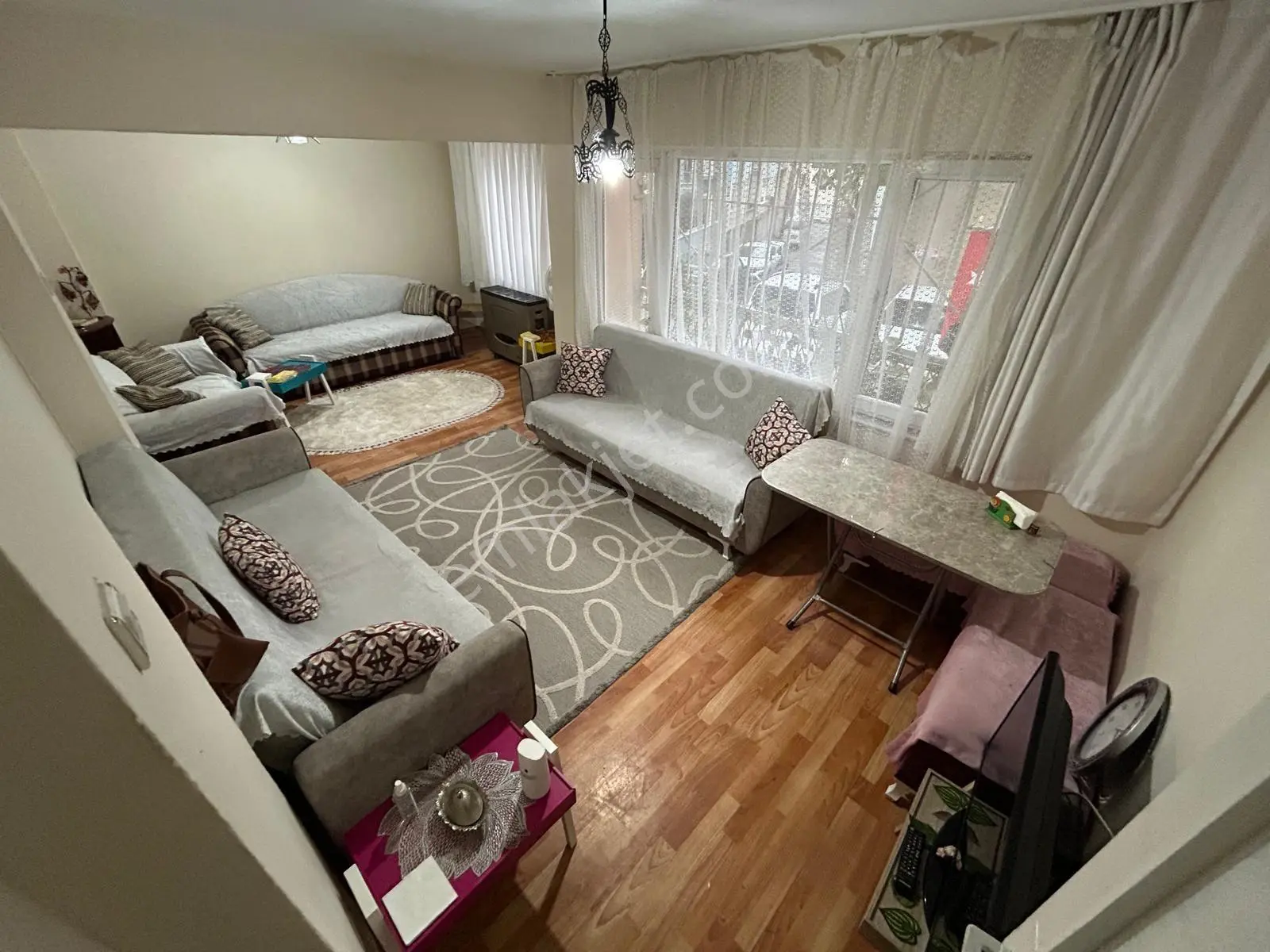 Bursa Kurtoğlunda 1+1 65M2 Yüksek Giriş D.Sobalı Daire