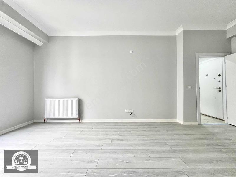 Sancaktepe Veysel Karani'de Metroya Yakın Net 80m2 Arakat — fotoğraf 3