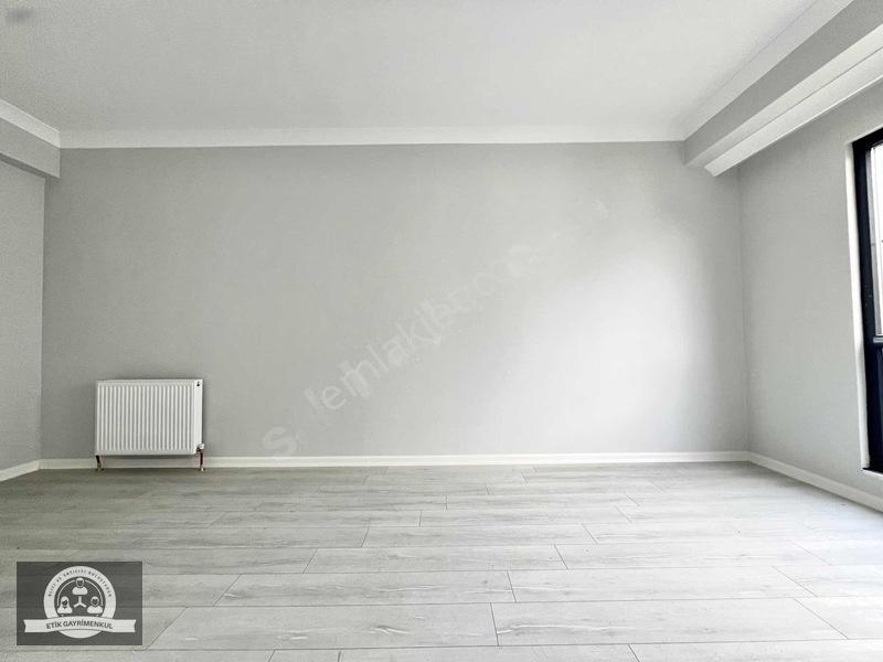 Sancaktepe Veysel Karani'de Metroya Yakın Net 80m2 Arakat — fotoğraf 4