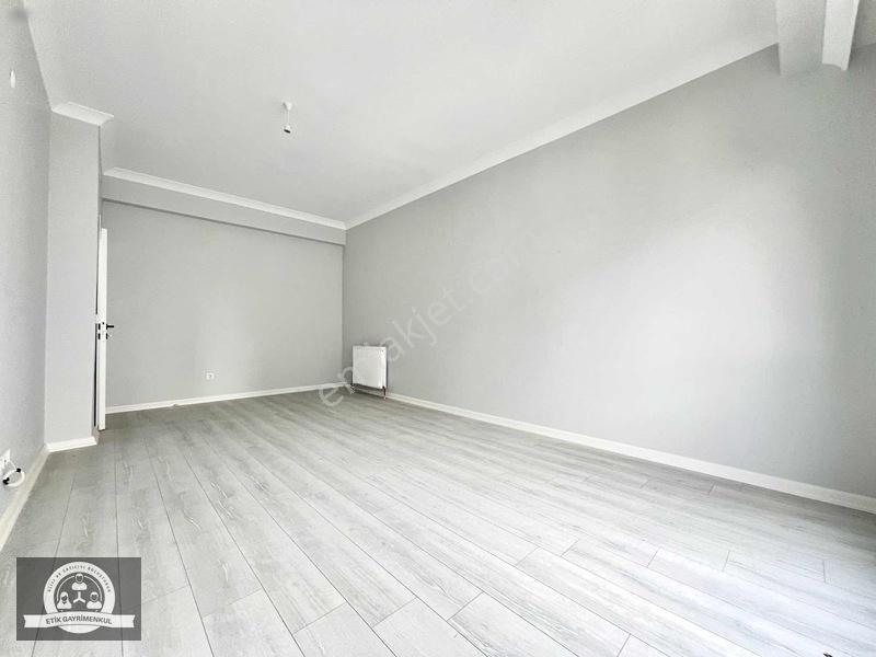 Sancaktepe Veysel Karani'de Metroya Yakın Net 80m2 Arakat — fotoğraf 6
