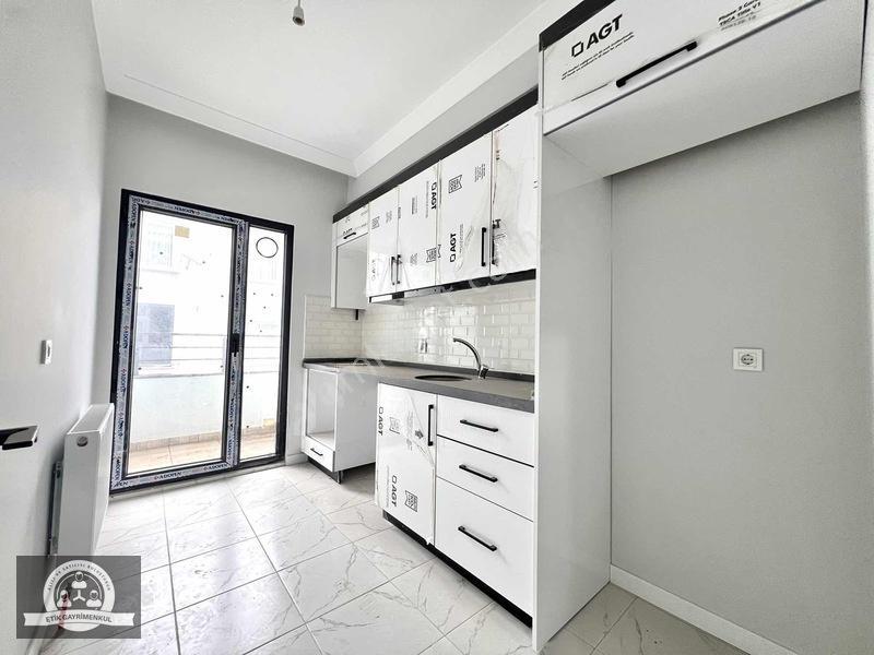 Sancaktepe Veysel Karani'de Metroya Yakın Net 80m2 Arakat — fotoğraf 8