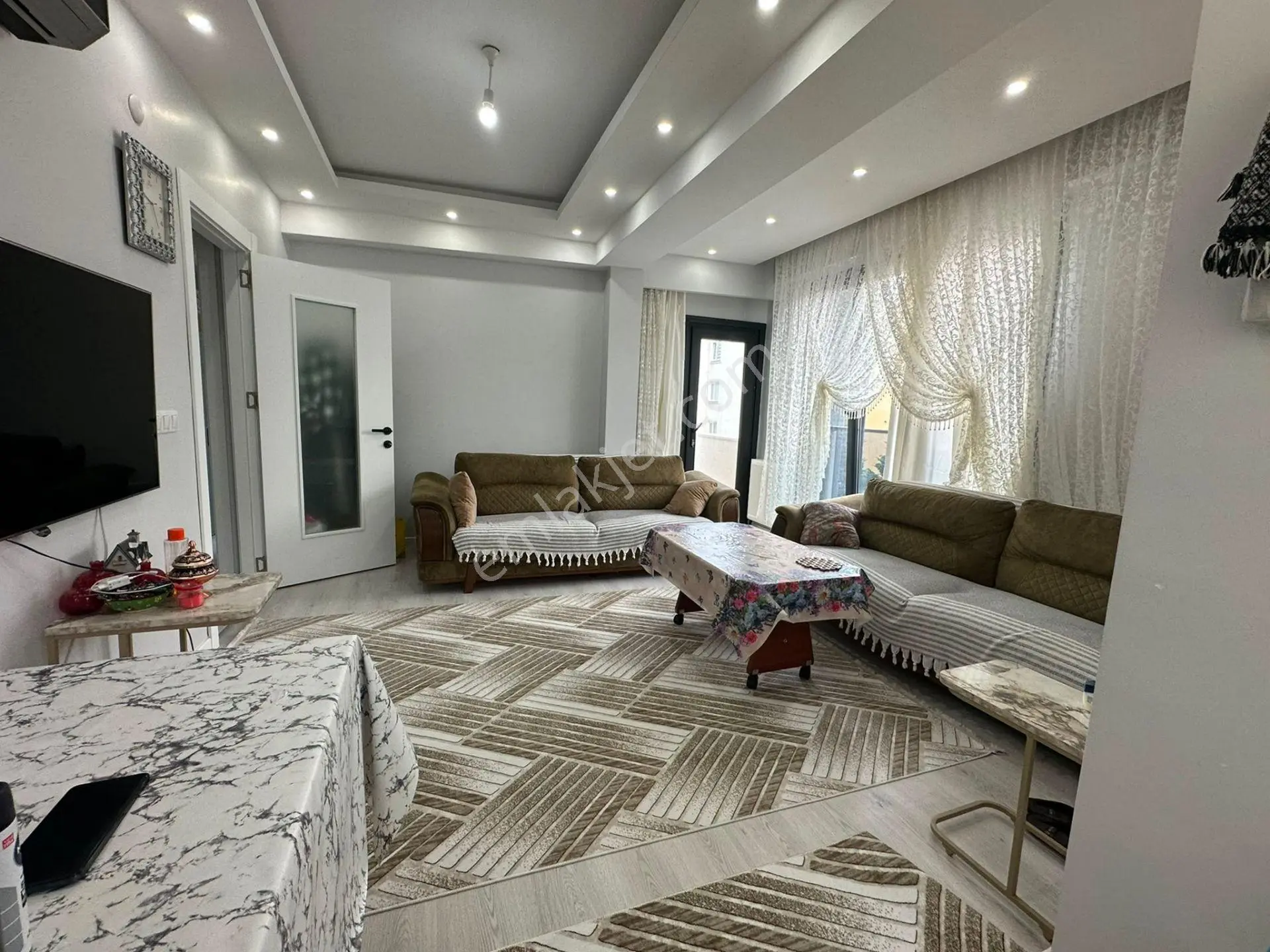 Mertcan'dan Cumhuriyet Mah Arakat 2+1 Balkonlu Lüks Satılık Daire — fotoğraf 2