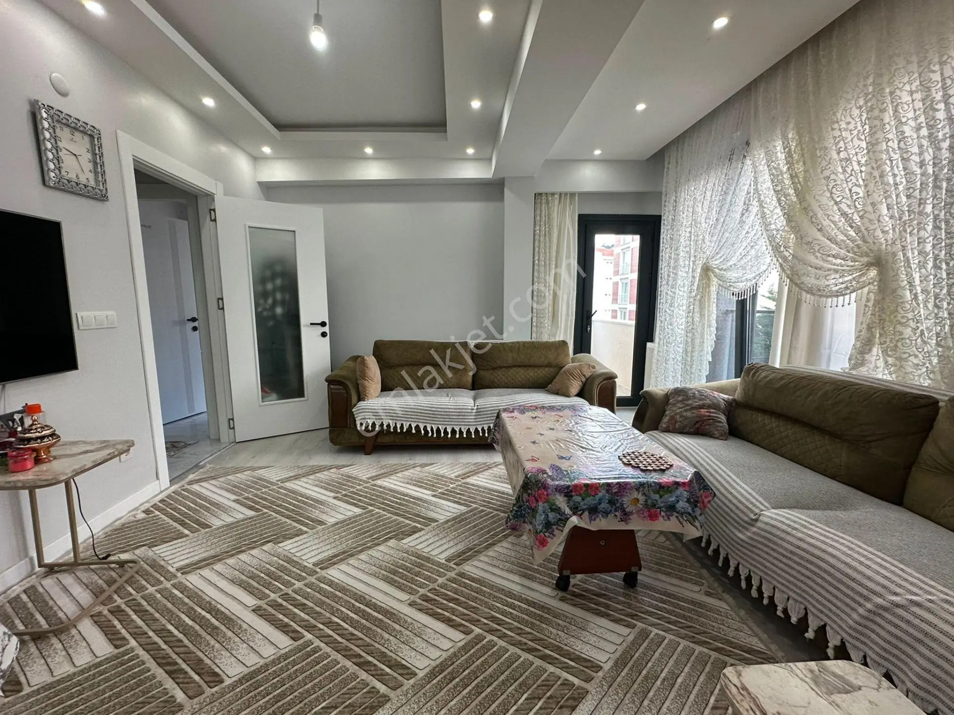 Mertcan'dan Cumhuriyet Mah Arakat 2+1 Balkonlu Lüks Satılık Daire — fotoğraf 3
