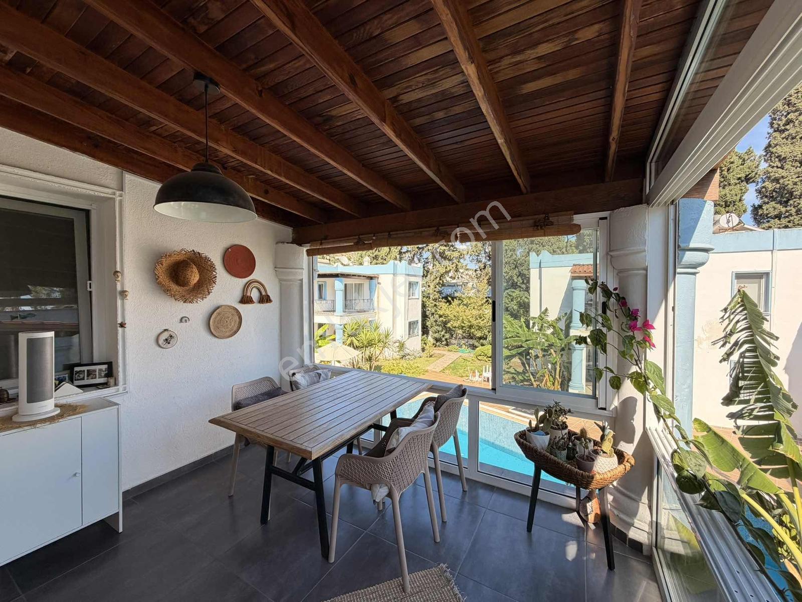 Bodrum Türkbükü Havuzlu Site İçerisinde 1+1 Daire Sahile 200 M — fotoğraf 14