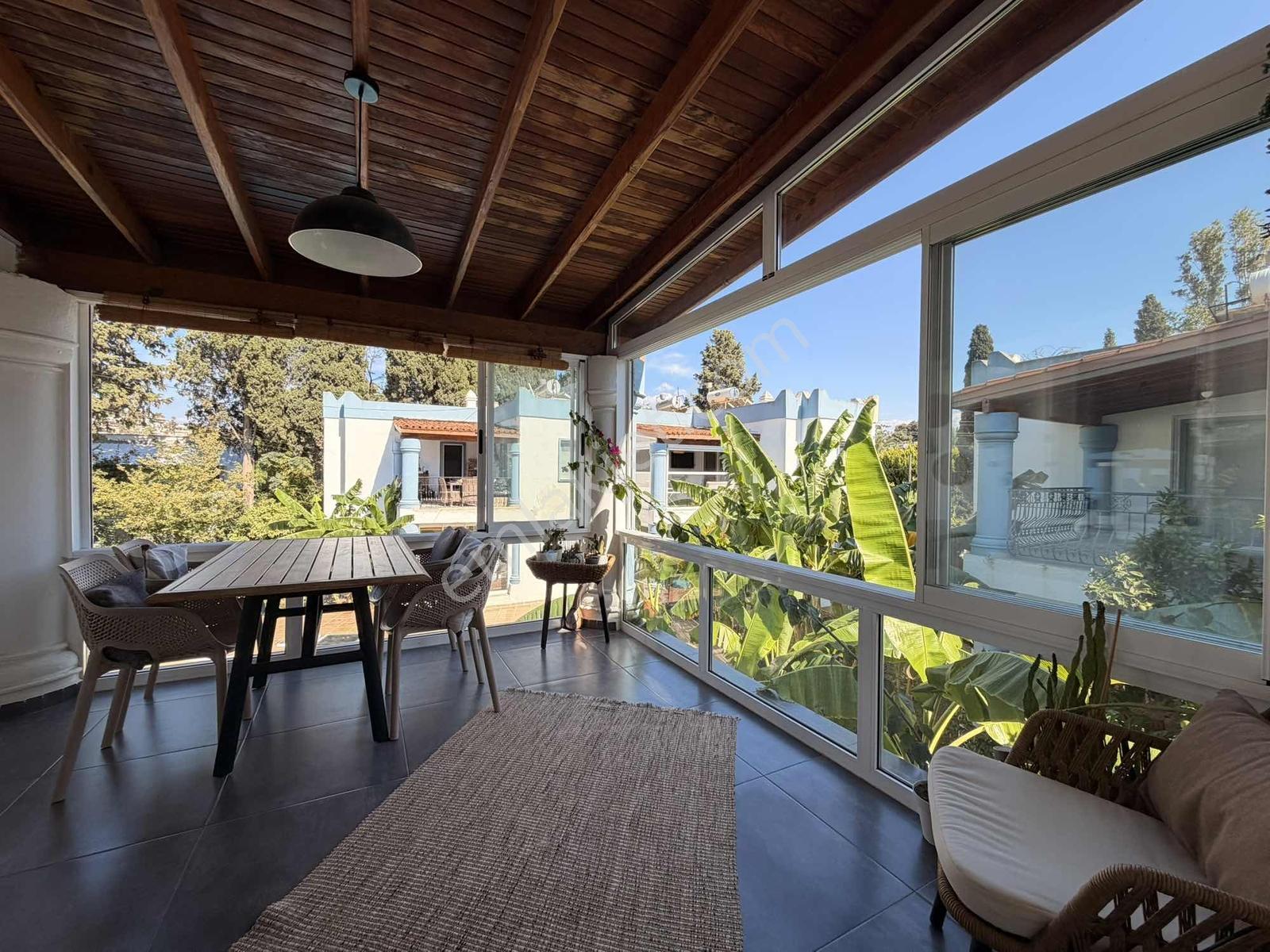 Bodrum Türkbükü Havuzlu Site İçerisinde 1+1 Daire Sahile 200 M — fotoğraf 15