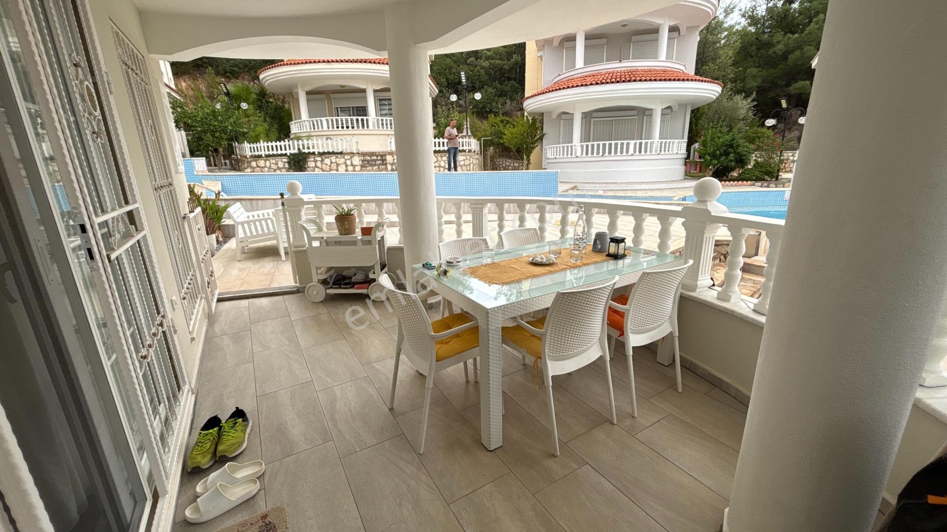 Akbük’te Havuzlu Sitede 4+1 Tam Müstakil Villa | Denize 800 M — fotoğraf 6