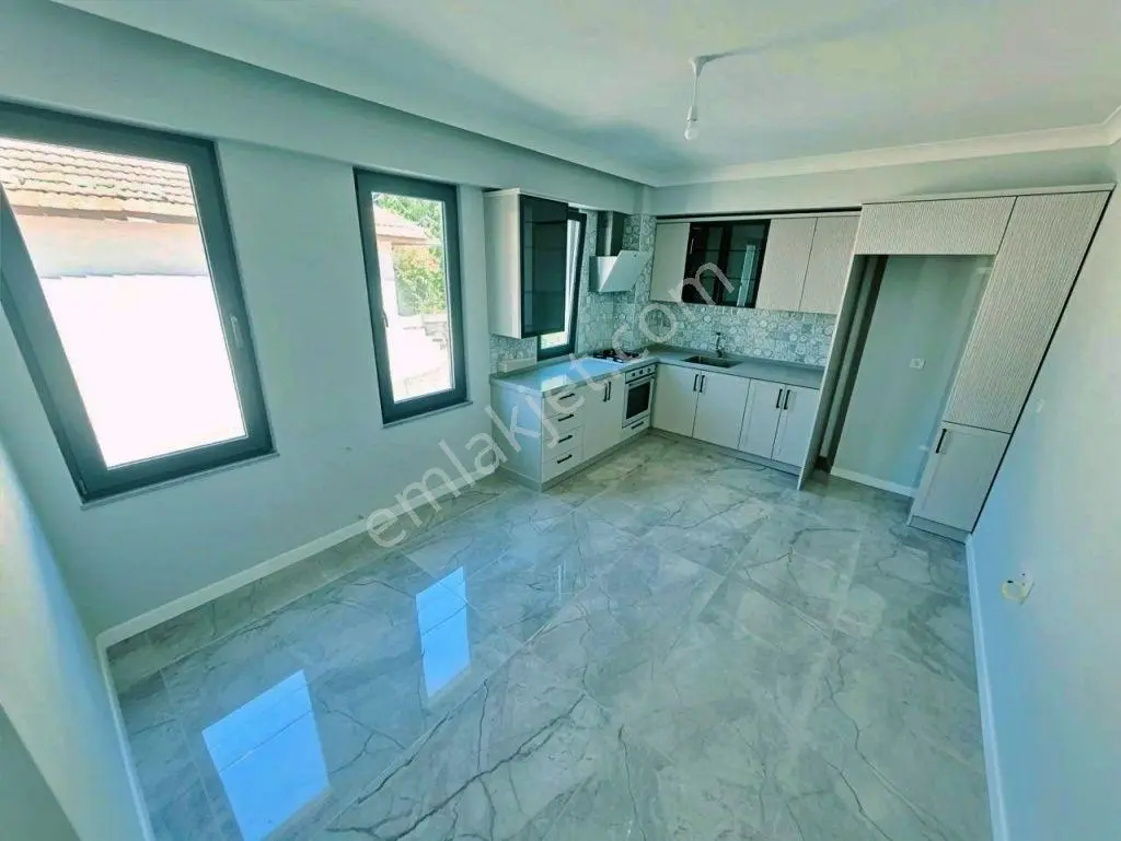 Uytundan Gürede Mustakil Tadında Satılık Lüks 2+1 Daire — fotoğraf 3