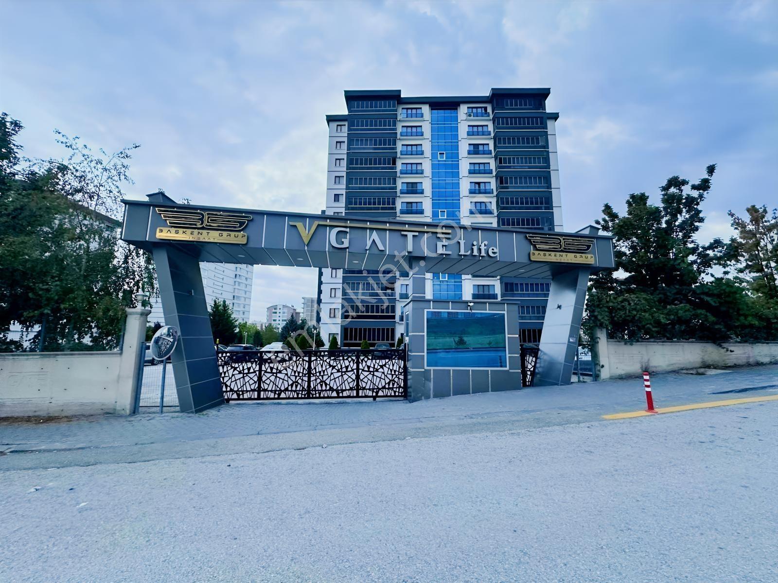 Bağlıca Mermeroğlu Caddesinde V Gate Sitesinde Satılık 4+1 Daire