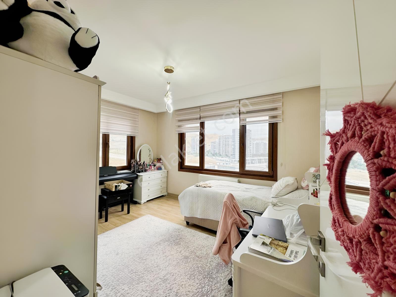 Bağlıca Mermeroğlu Caddesinde V Gate Sitesinde Satılık 4+1 Daire — fotoğraf 11