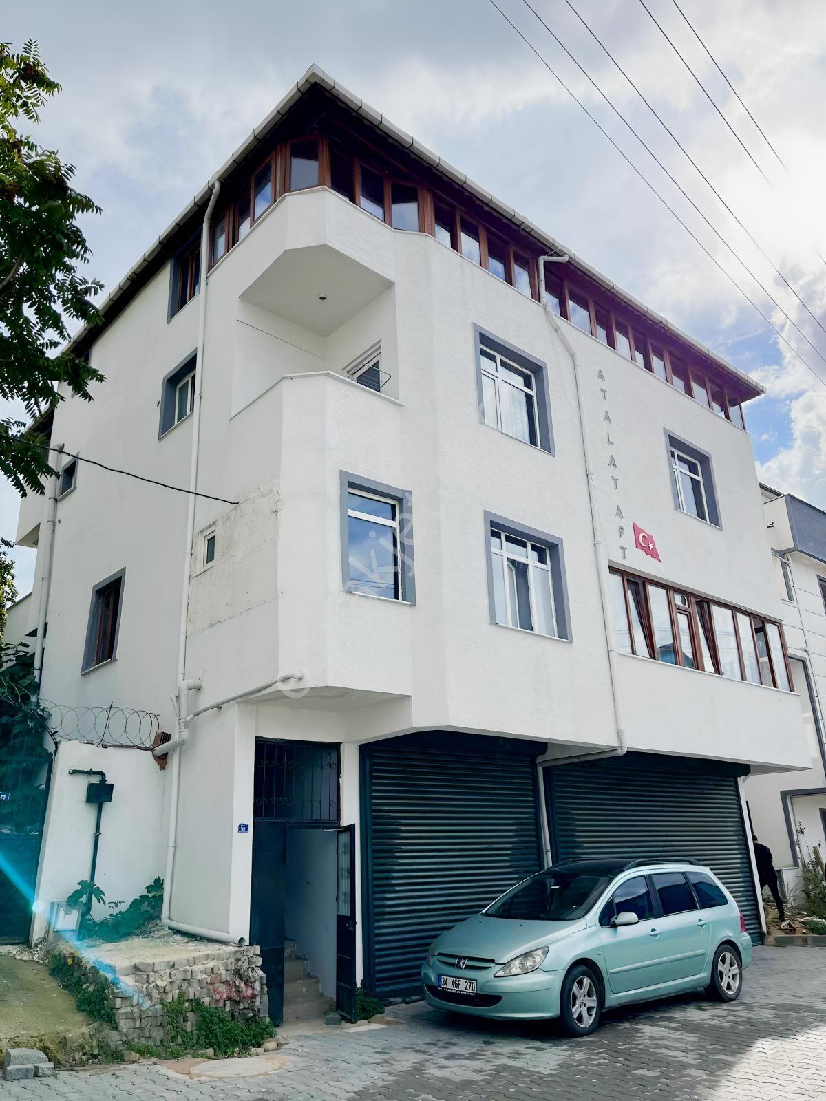 178 M² Arsa Üzerinde 6 Daire + 1 Dükkan Satılık Komple Bina — fotoğraf 2