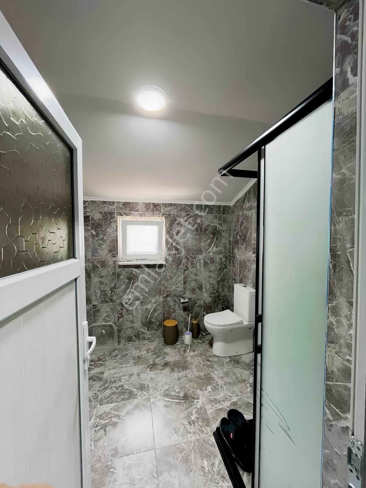 178 M² Arsa Üzerinde 6 Daire + 1 Dükkan Satılık Komple Bina — fotoğraf 7
