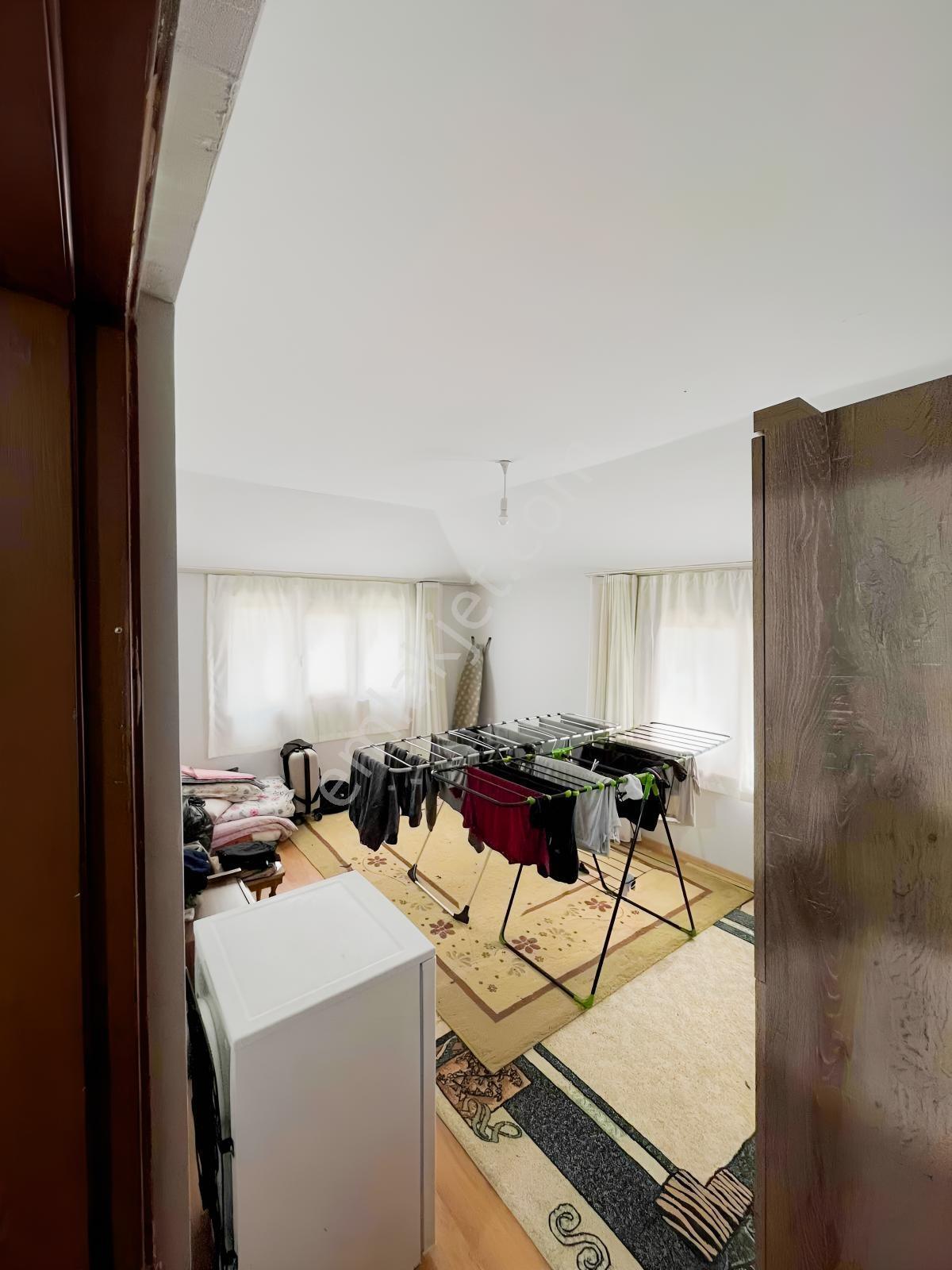 178 M² Arsa Üzerinde 6 Daire + 1 Dükkan Satılık Komple Bina — fotoğraf 9