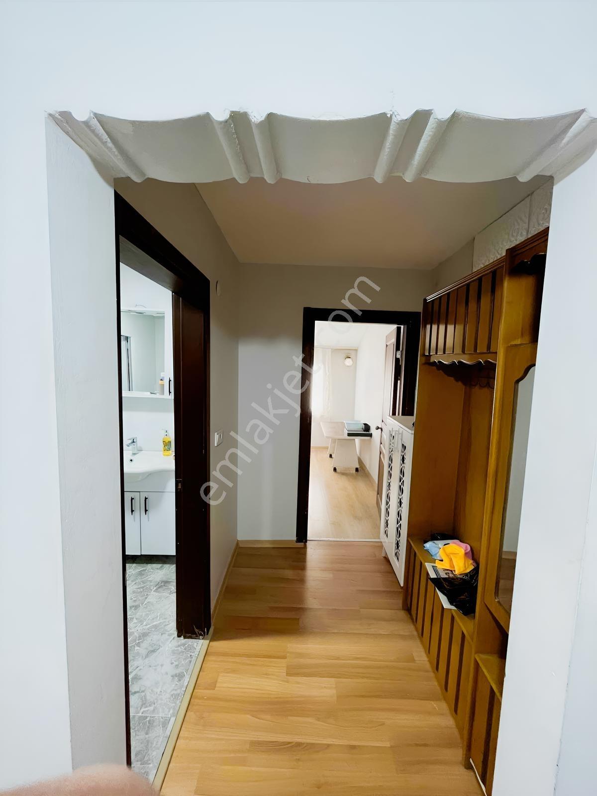 178 M² Arsa Üzerinde 6 Daire + 1 Dükkan Satılık Komple Bina — fotoğraf 10