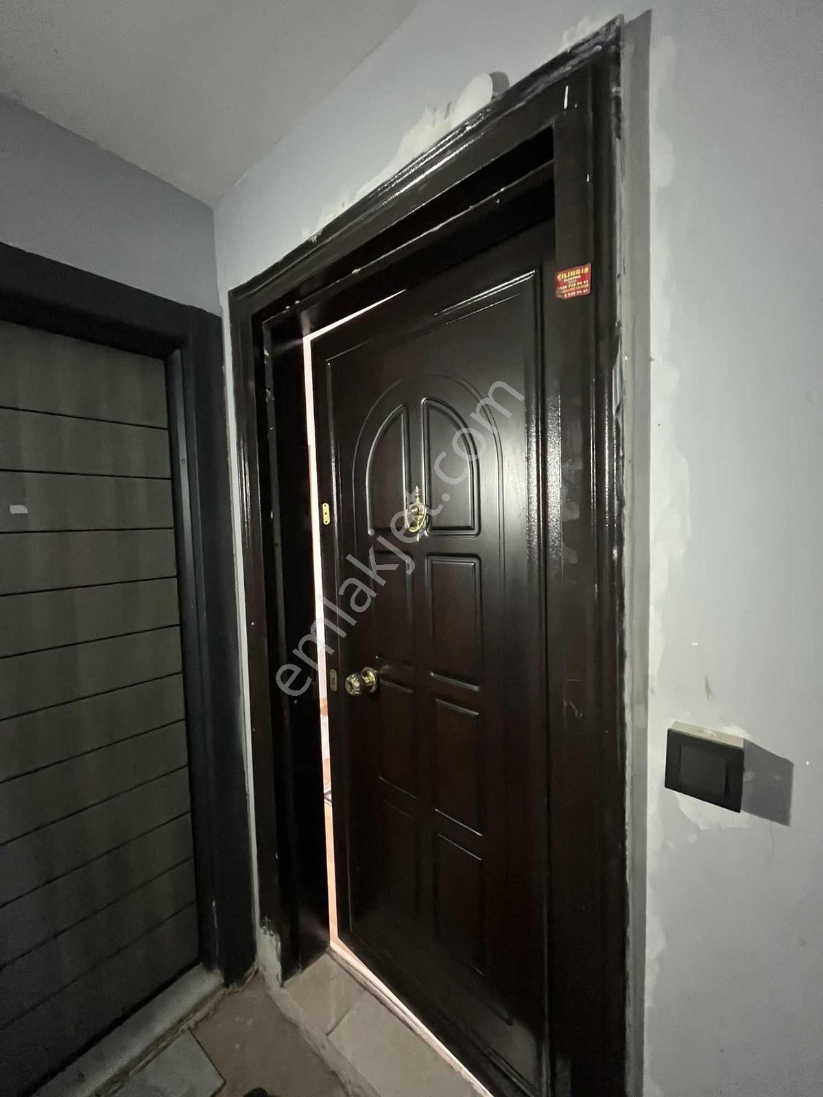 178 M² Arsa Üzerinde 6 Daire + 1 Dükkan Satılık Komple Bina — fotoğraf 12